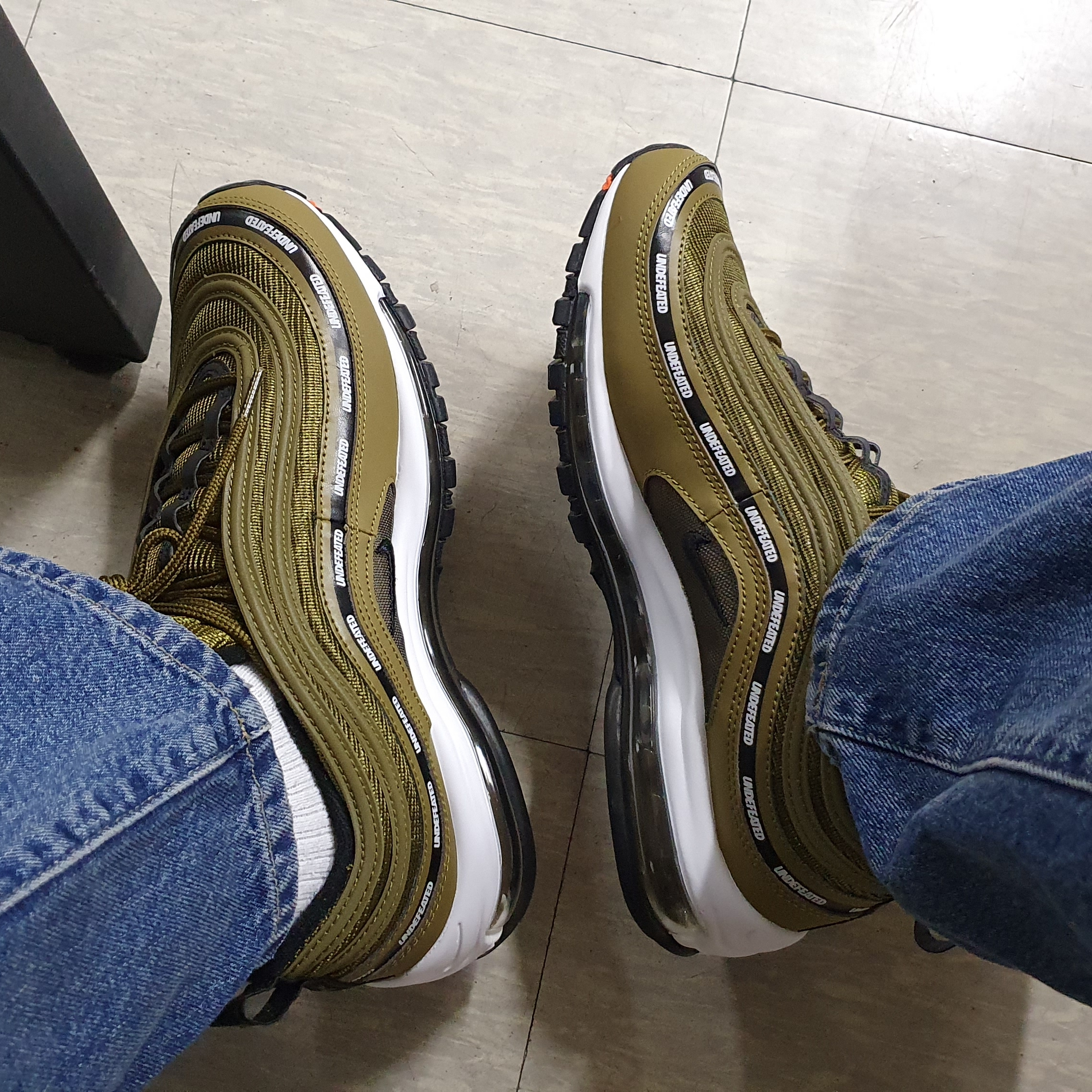 Nike x Undefeated Air Max 97 Militia Green 착용 스타일 - 1