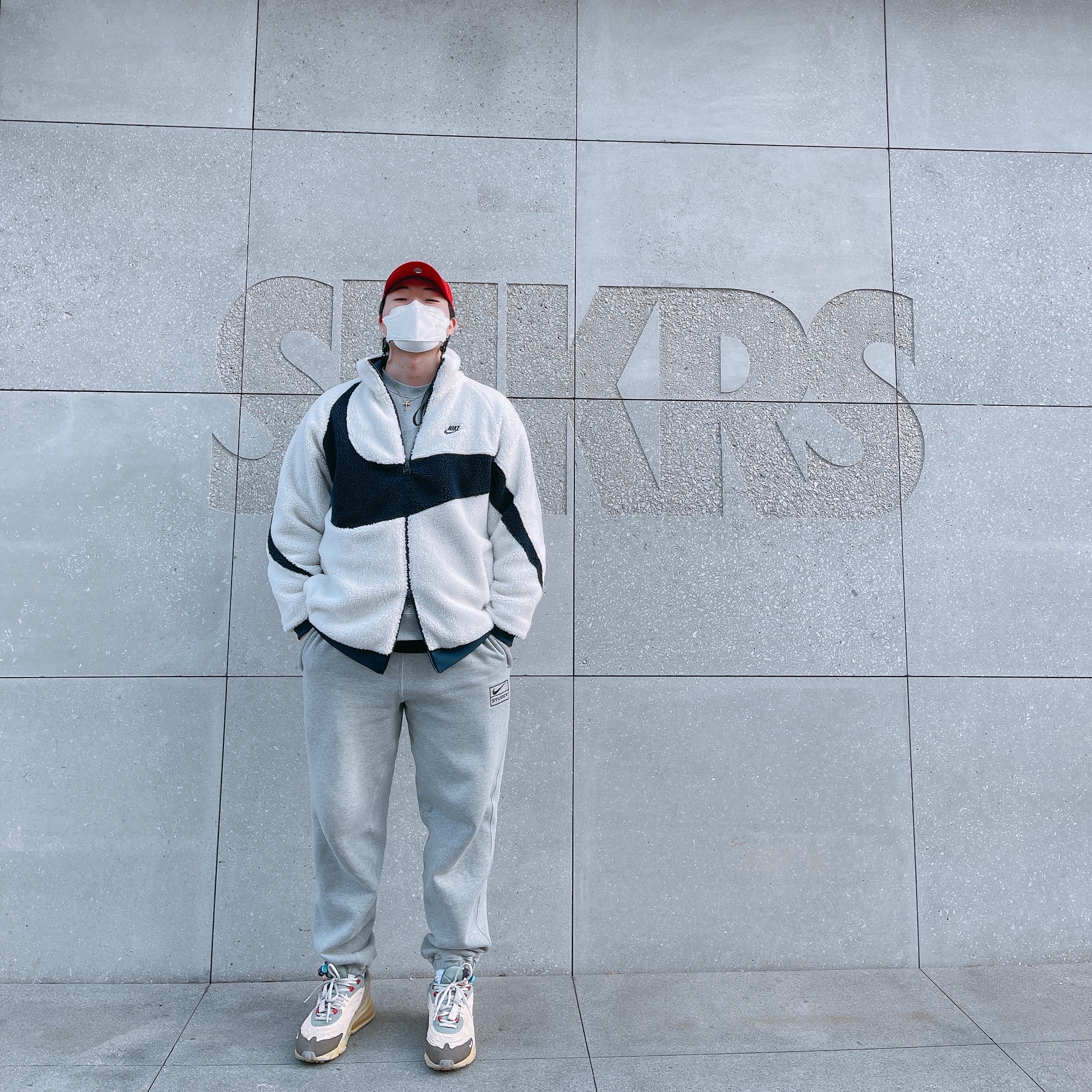 Nike x Travis Scott Air Max 270 React Cactus Trails, Nike x Stussy NRG BR Fleece Pants Grey 착용 스타일