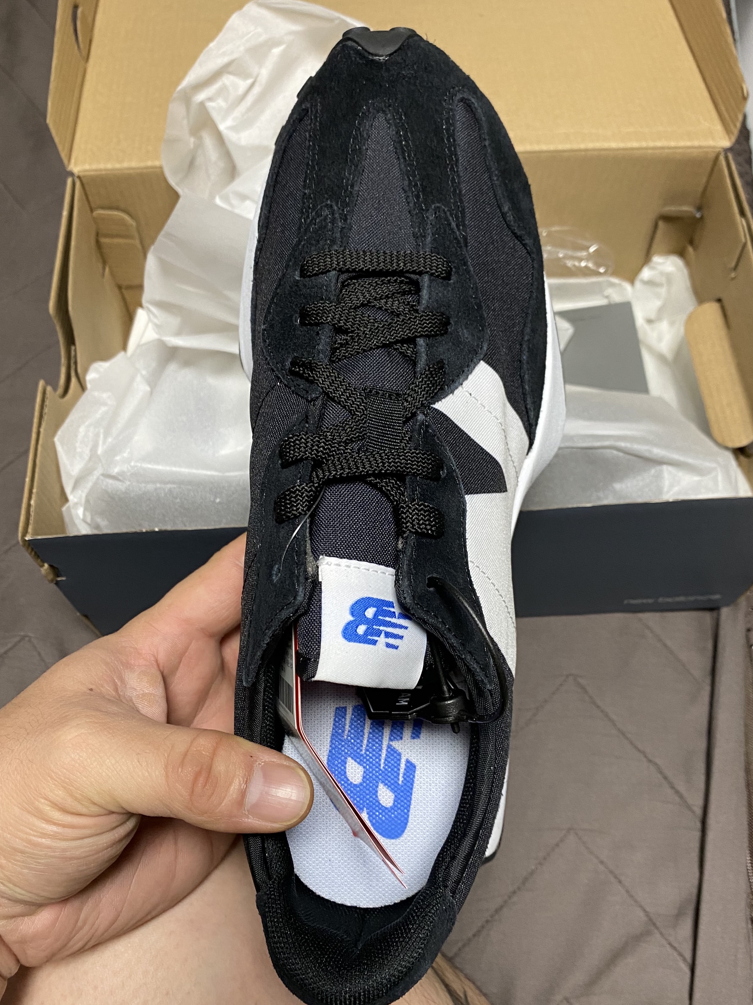 New Balance 327 Black 착용 스타일