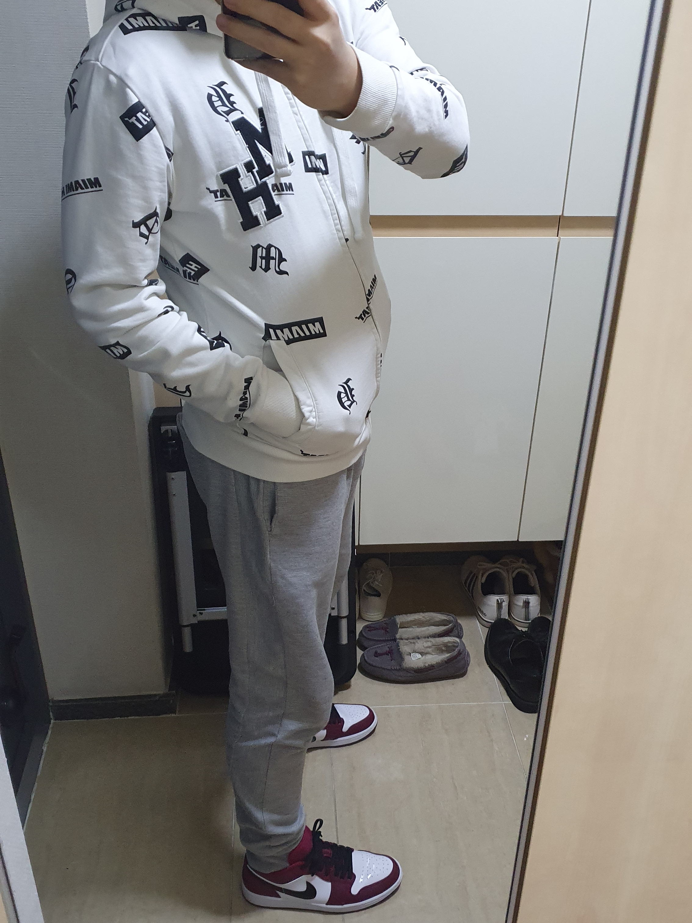 Jordan 1 Low Noble Red 착용 스타일