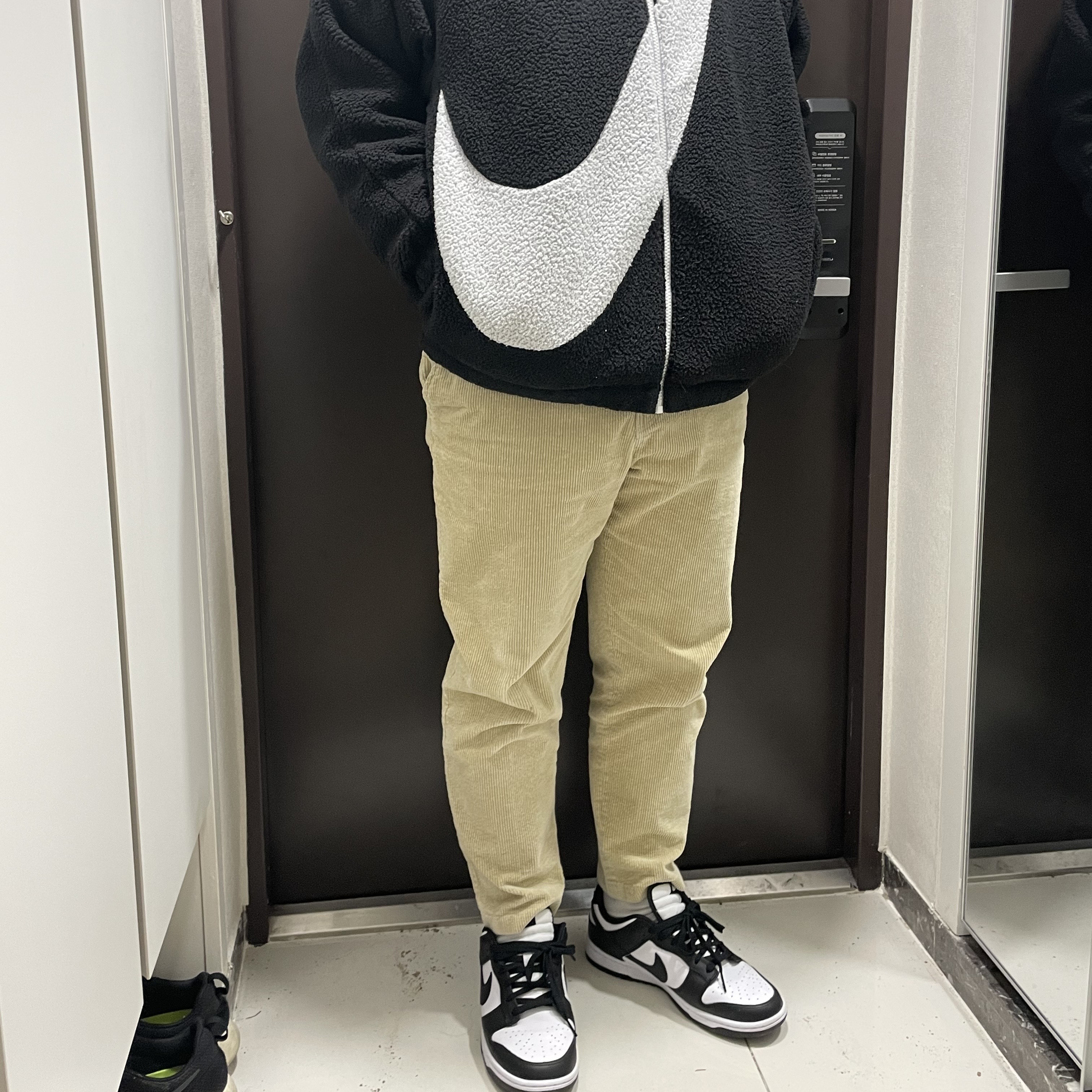 Nike Dunk Low Retro Black 착용 스타일