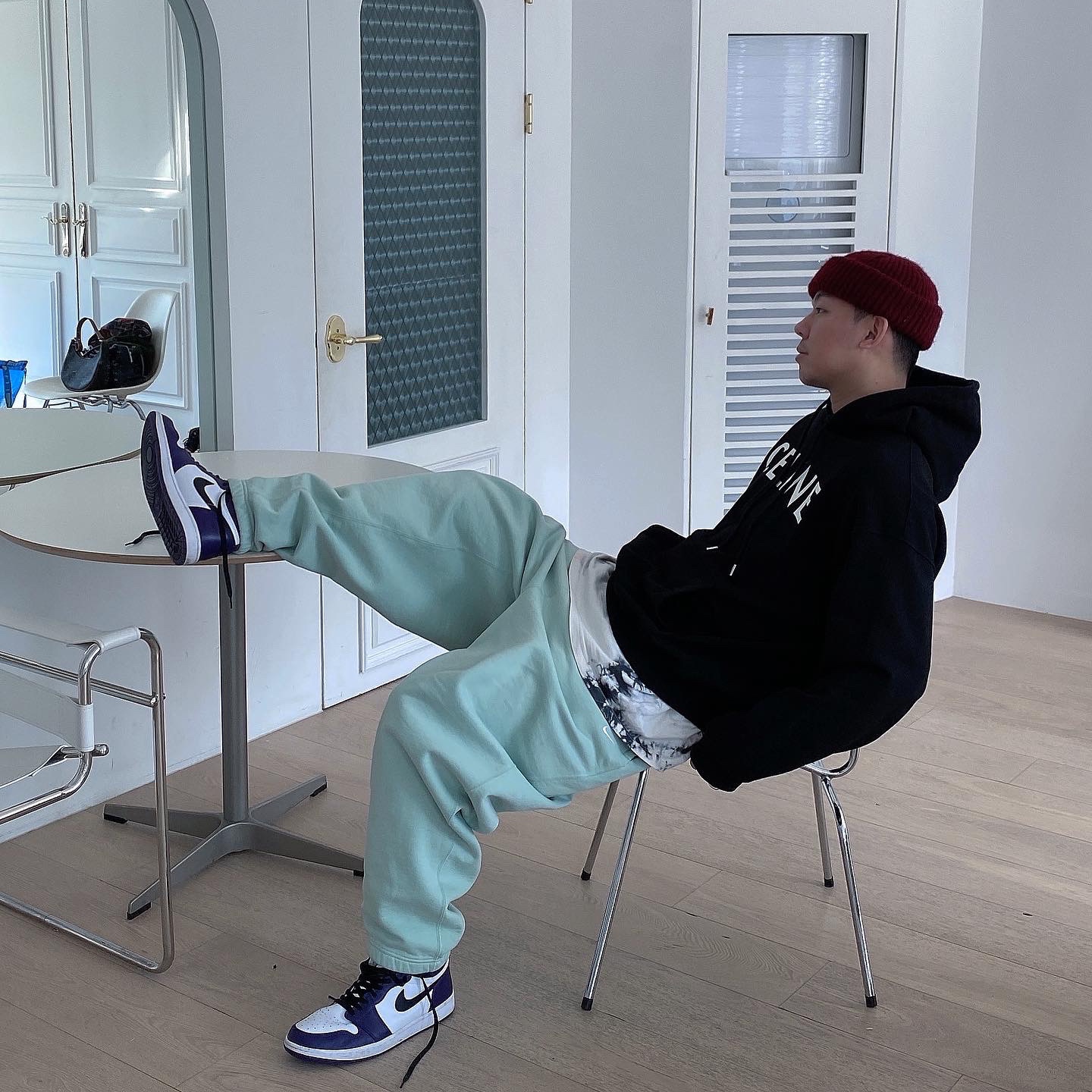 Jordan 1 Retro High OG Court Purple 2020, Nike x Peaceminusone Air Force 1 Low Para-Noise 착용 스타일 - 2