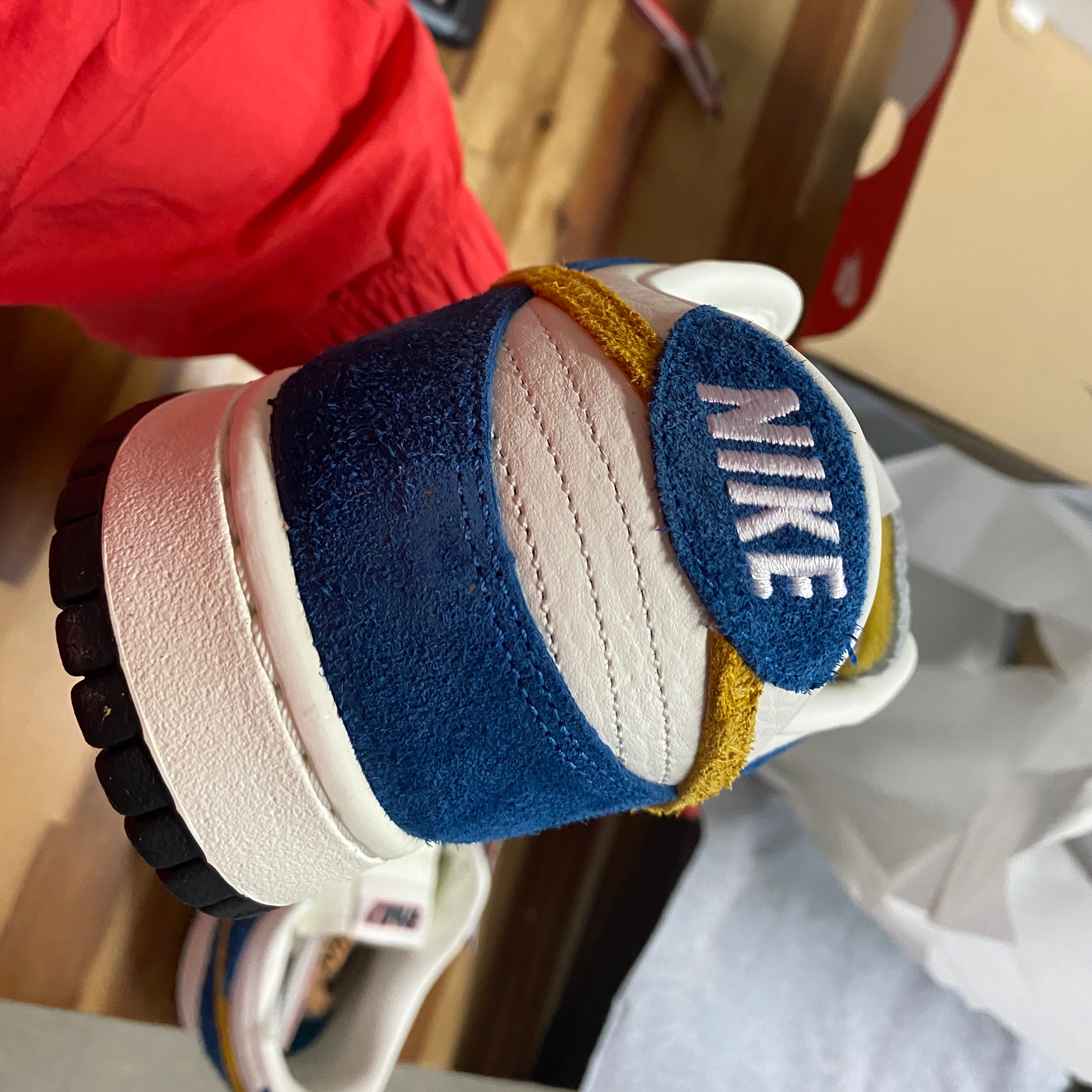 Nike x Kasina Dunk Low 80's Bus, Jordan 1 x Travis Scott Retro Low OG SP Mocha 착용 스타일 - 4