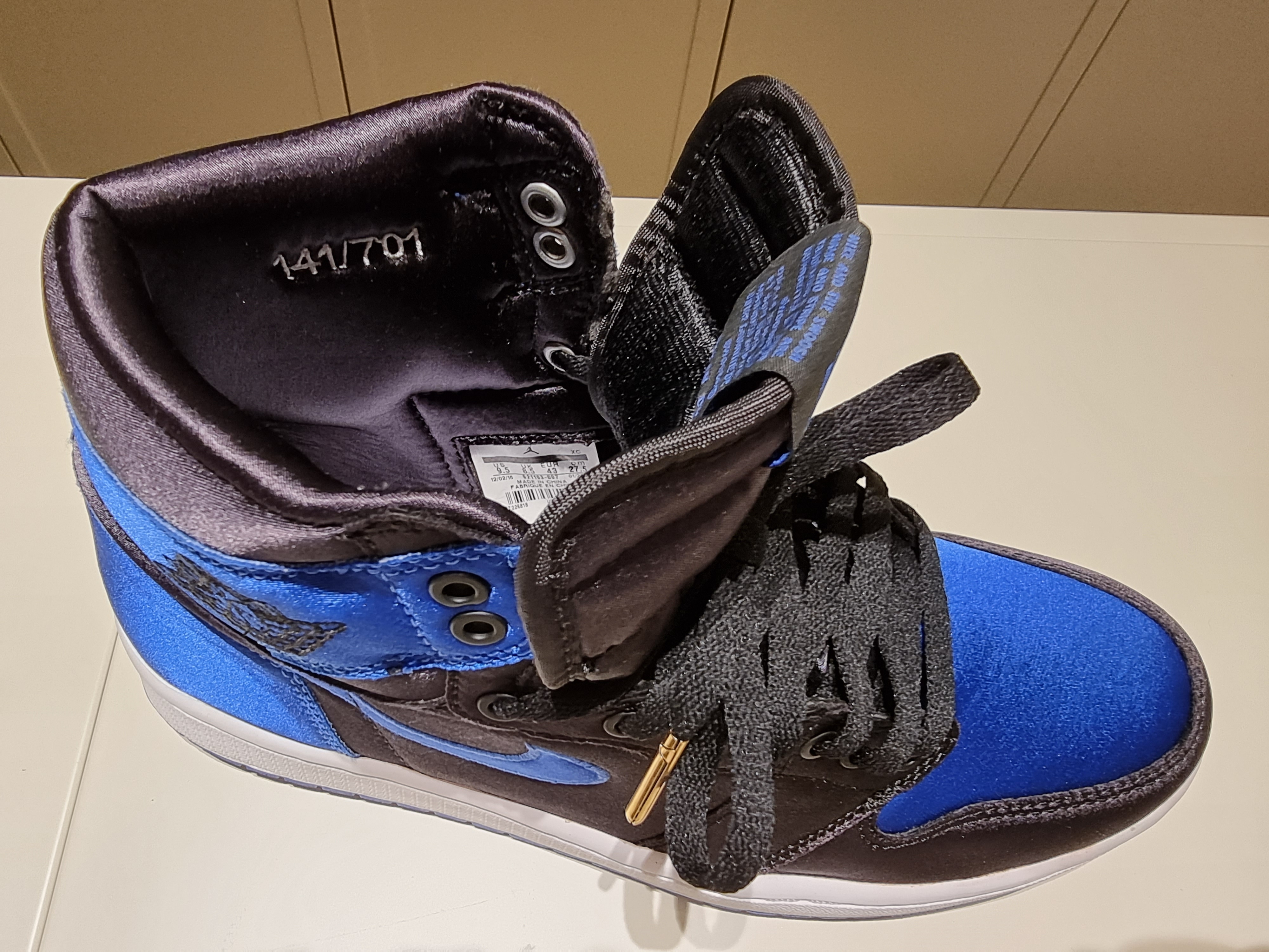 Jordan 1 Retro High Satin Royal 착용 스타일 - 2