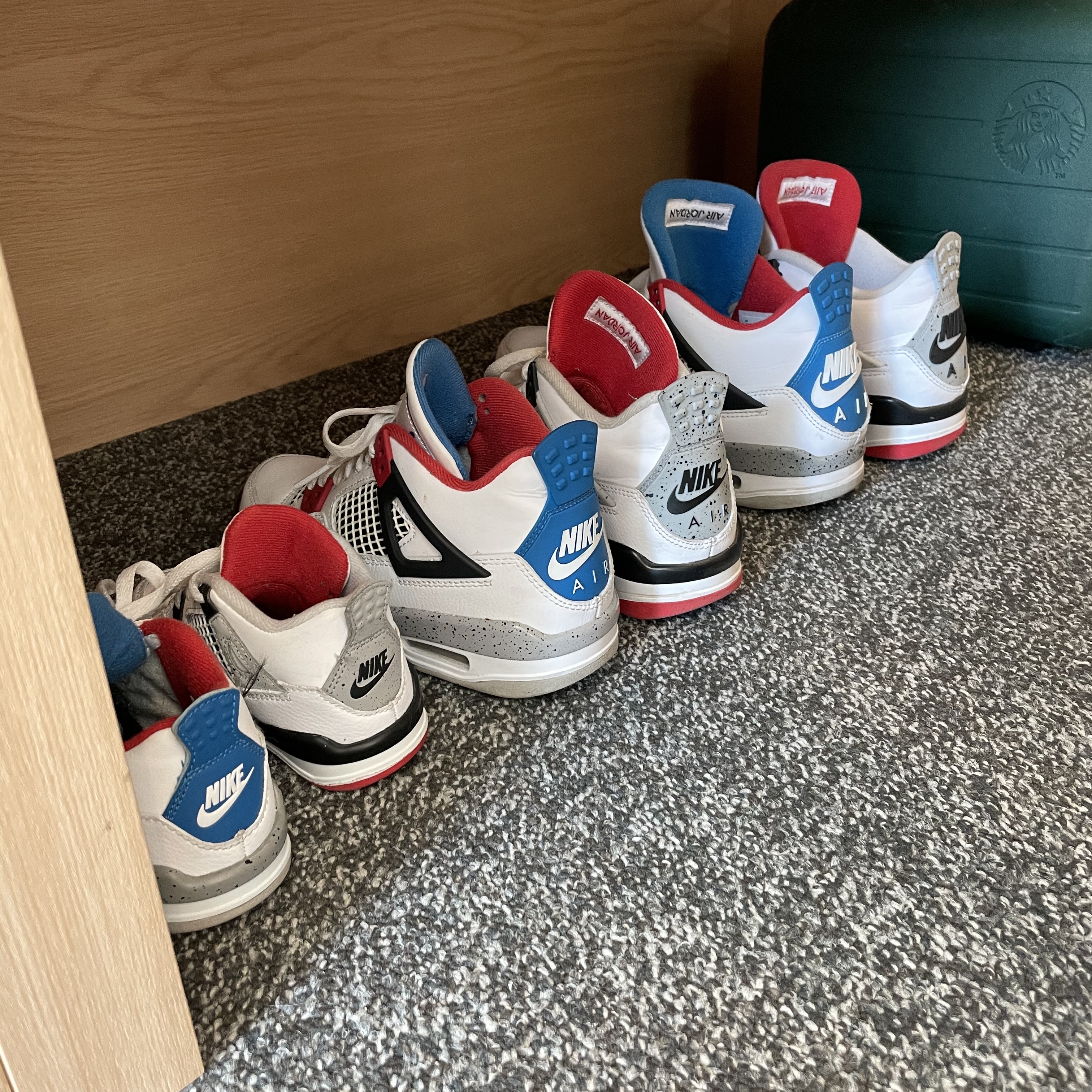 Jordan 4 Retro What The 4, (GS) Jordan 4 Retro What The 4 착용 스타일 - 1