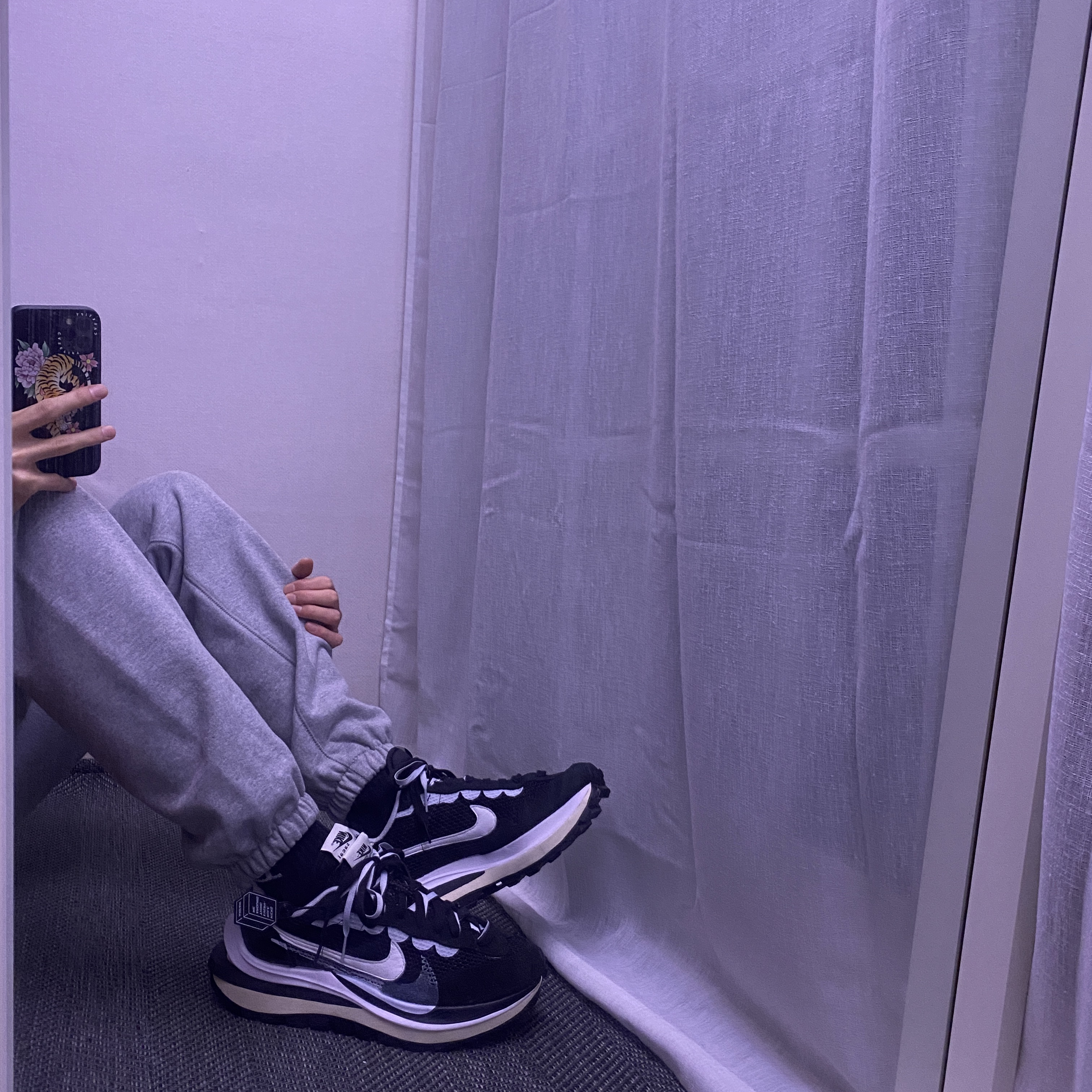 Nike x Sacai VaporWaffle Black White 착용 스타일 - 2
