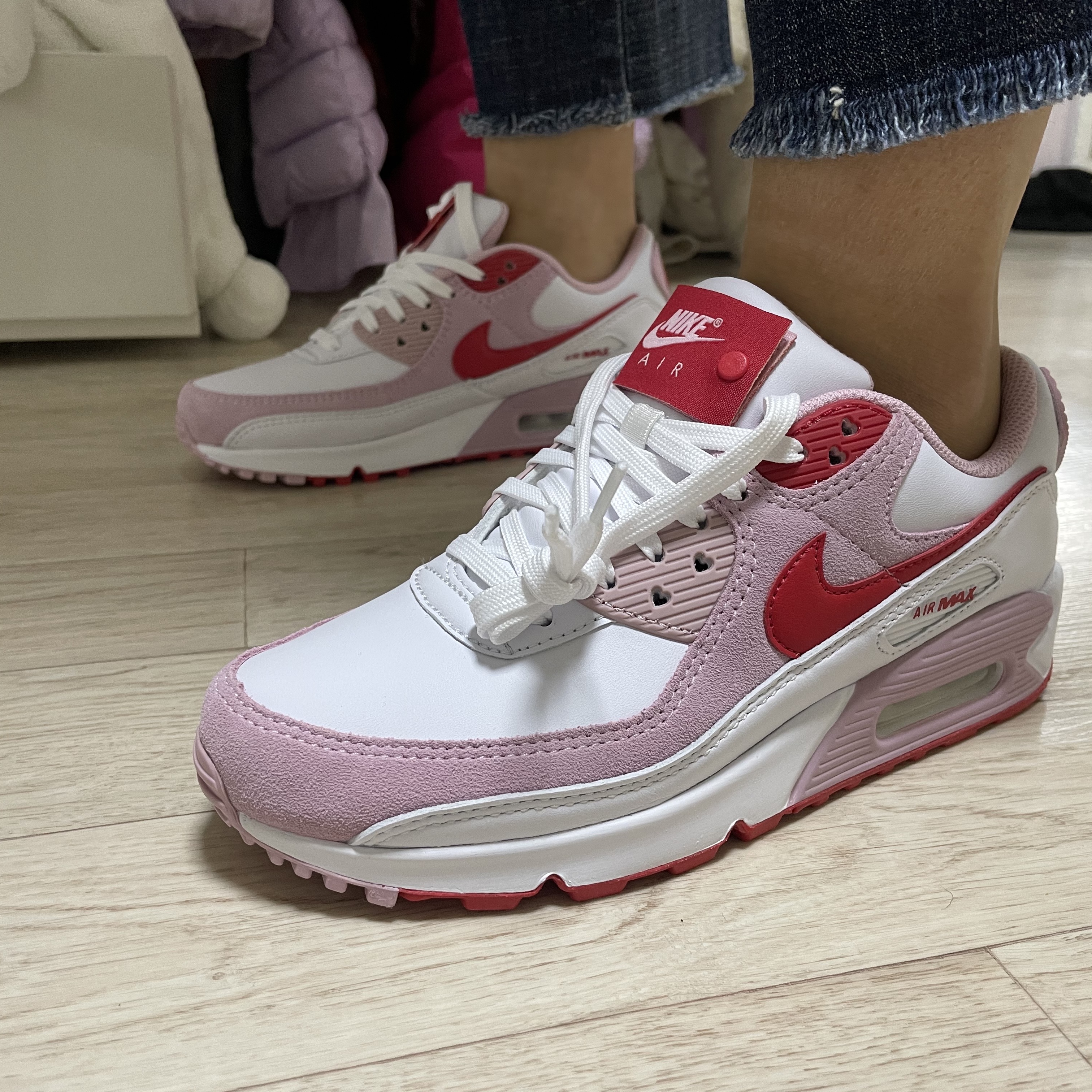 (W) Nike Air Max 90 QS Valentine's Day 착용 스타일 - 1