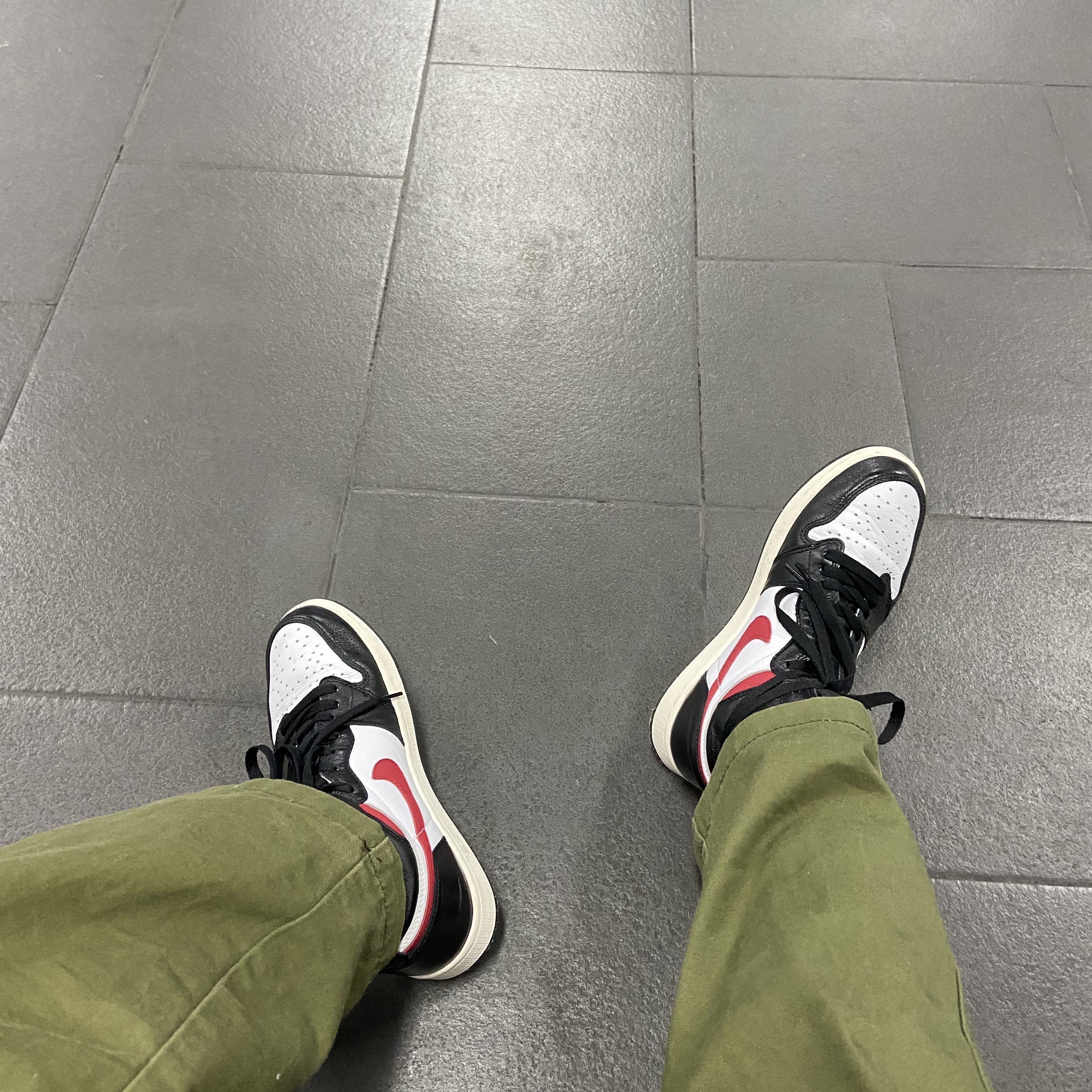 Jordan 1 Retro High OG Gym Red 착용 스타일 - 1