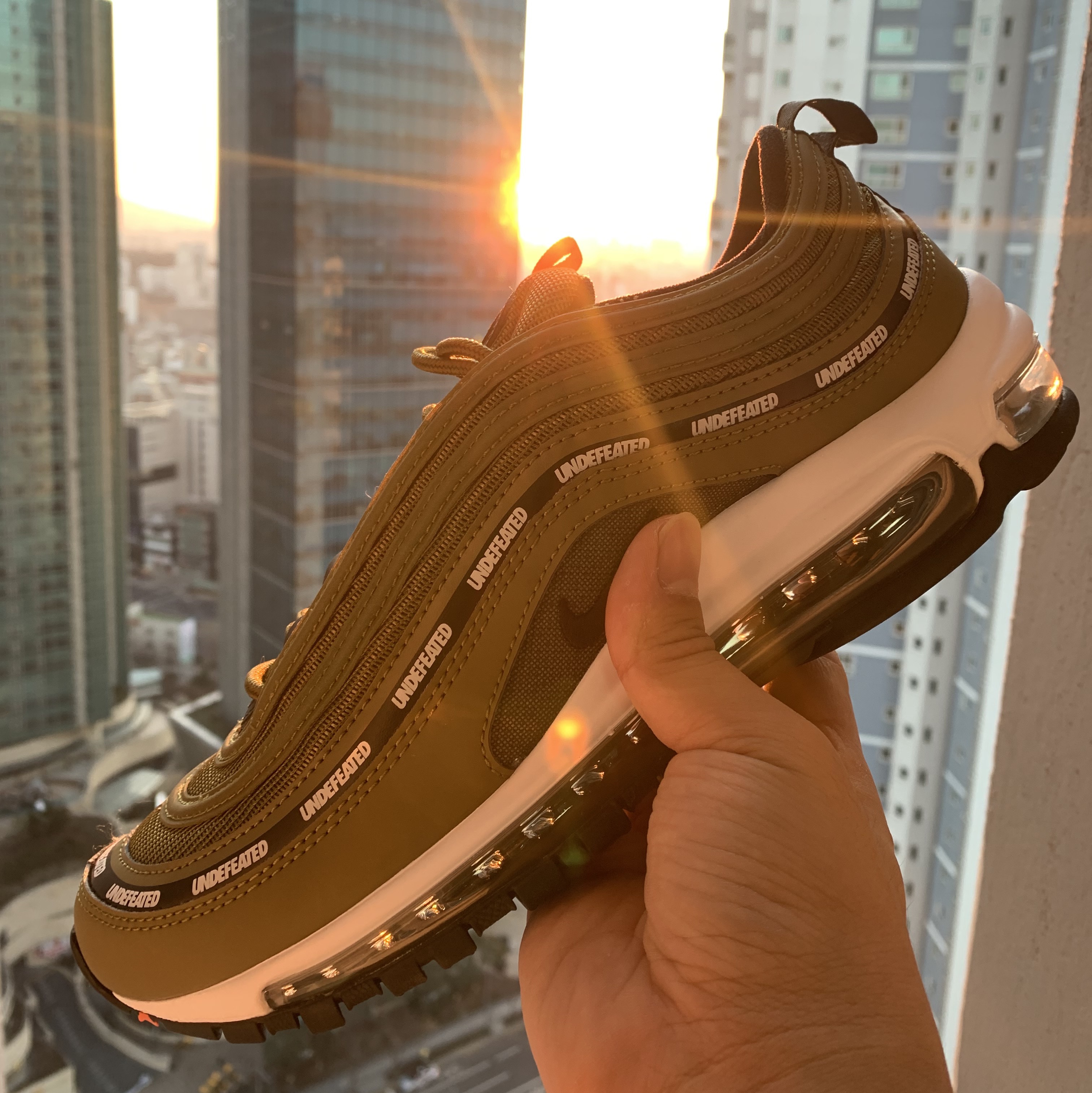 Nike x Undefeated Air Max 97 Militia Green 착용 스타일