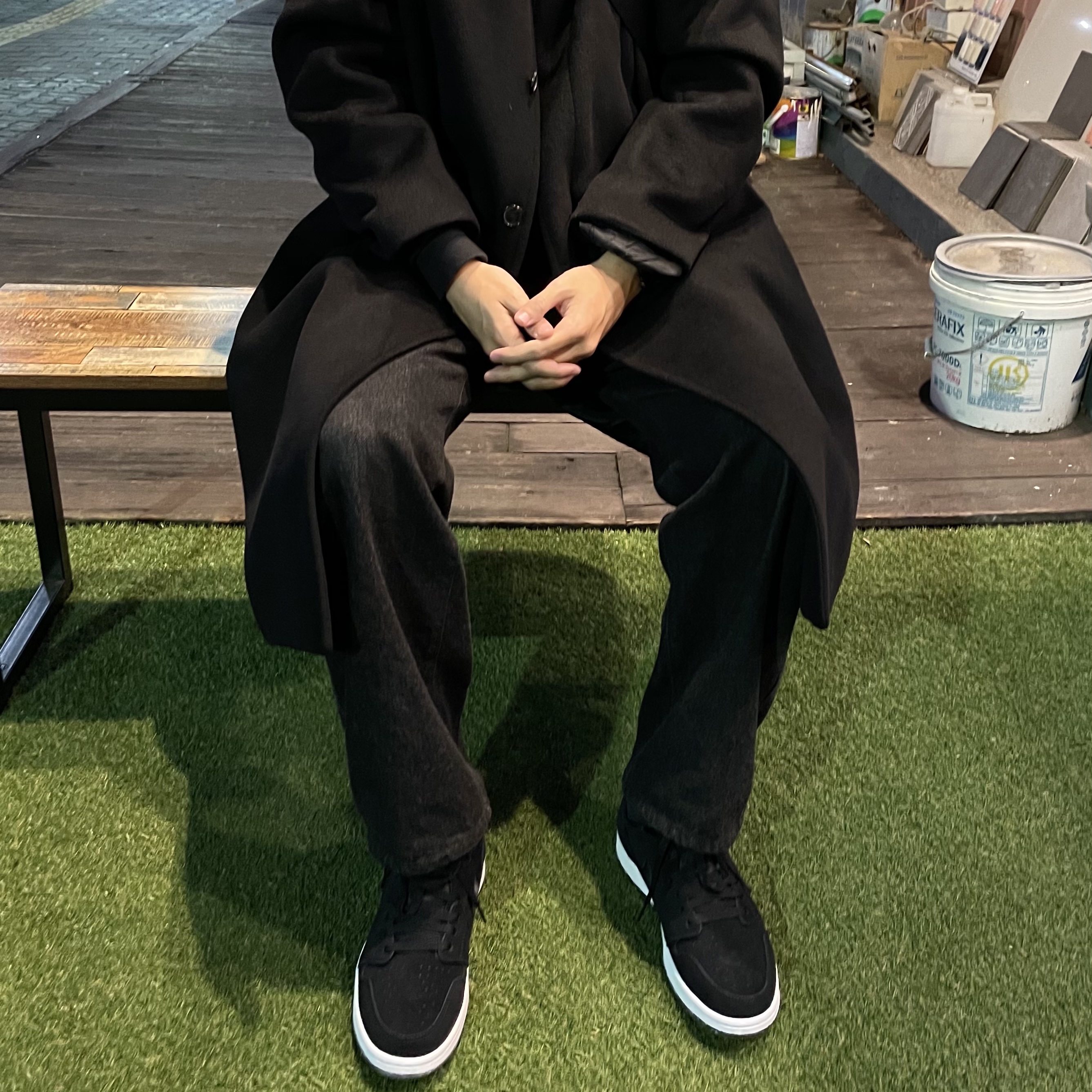 Jordan 1 Zoom Air CMFT Court Black 착용 스타일 - 3