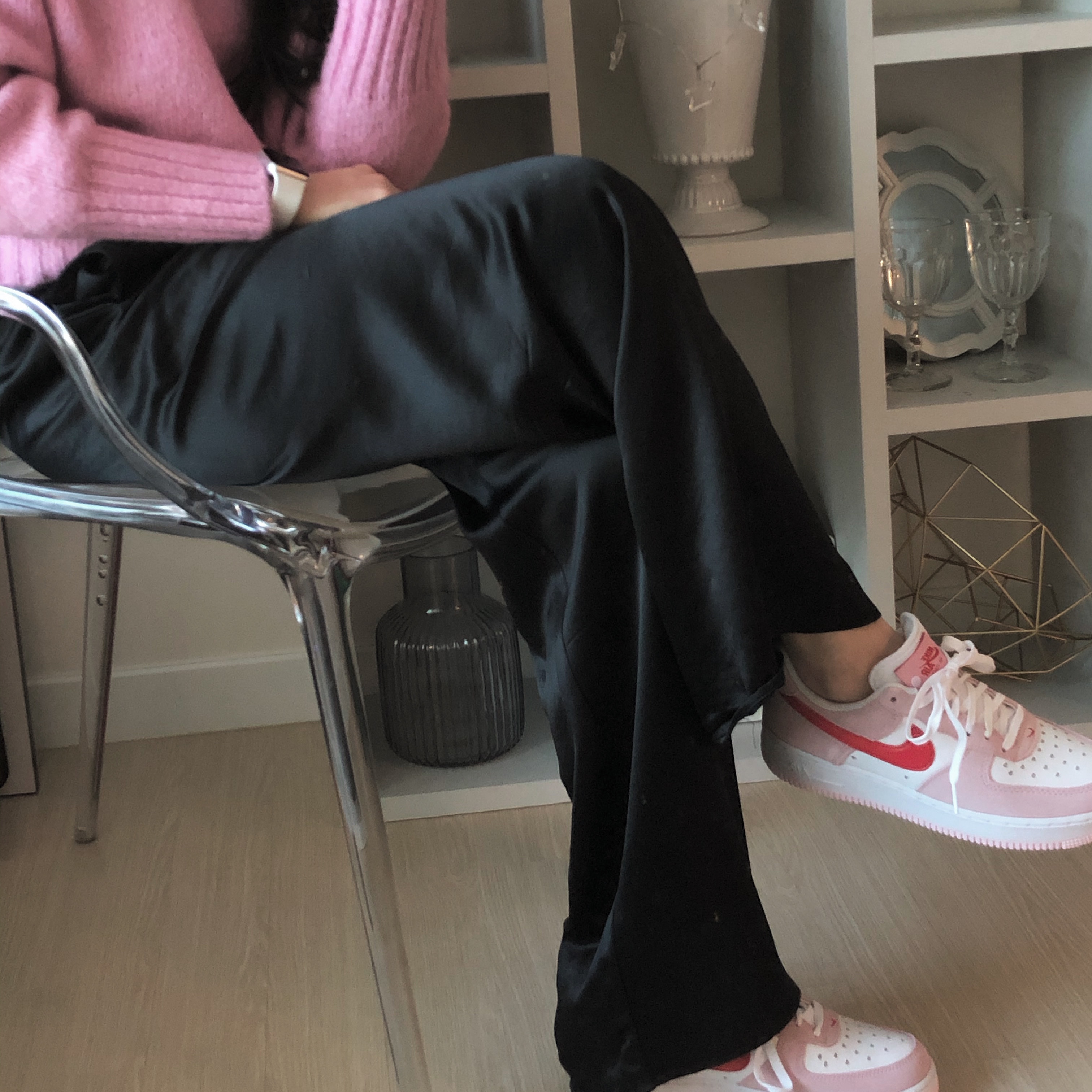 Nike Air Force 1 '07 QS Valentine's Day 착용 스타일