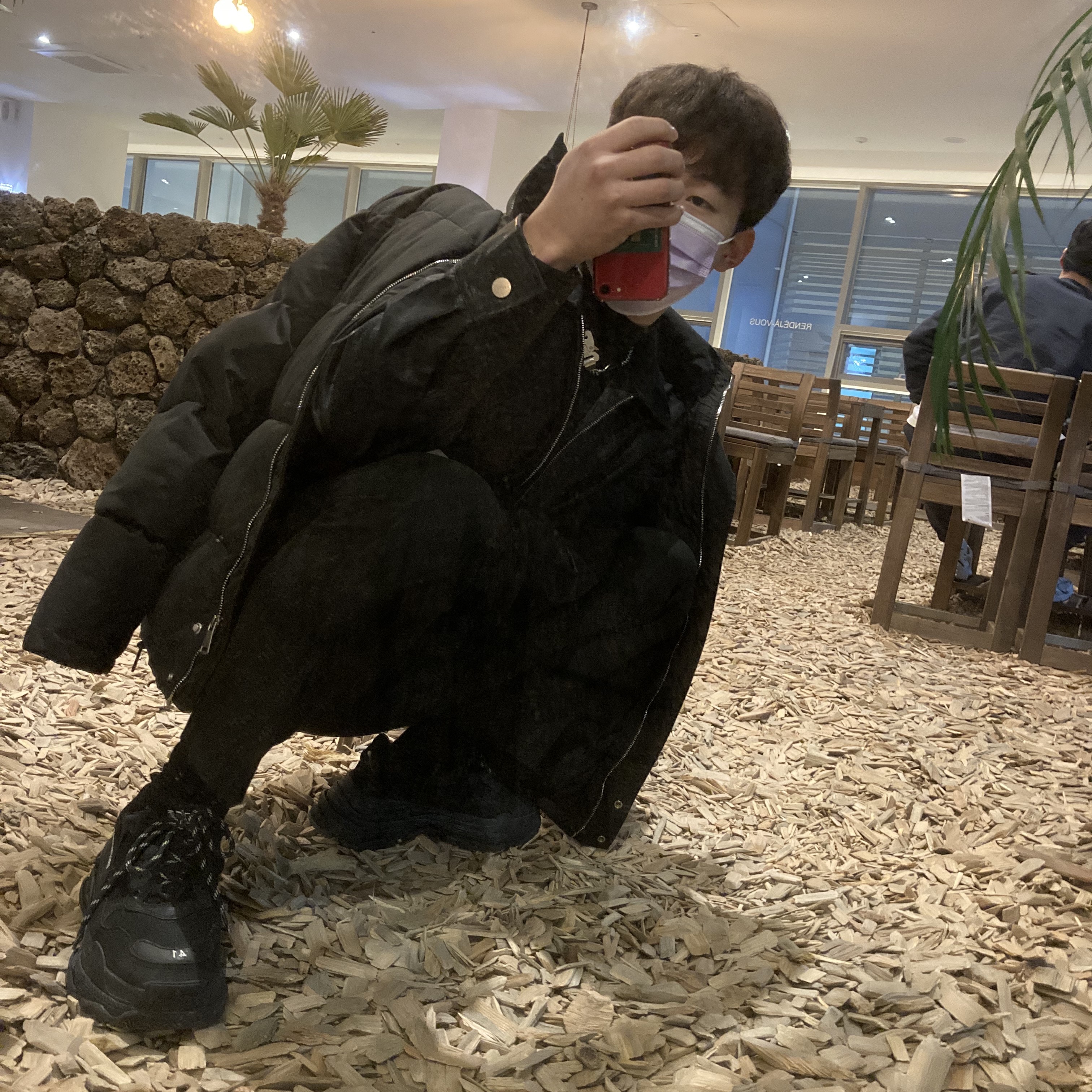 Balenciaga Triple S Triple Black 2018 Reissue (Pre-Distressed) 착용 스타일