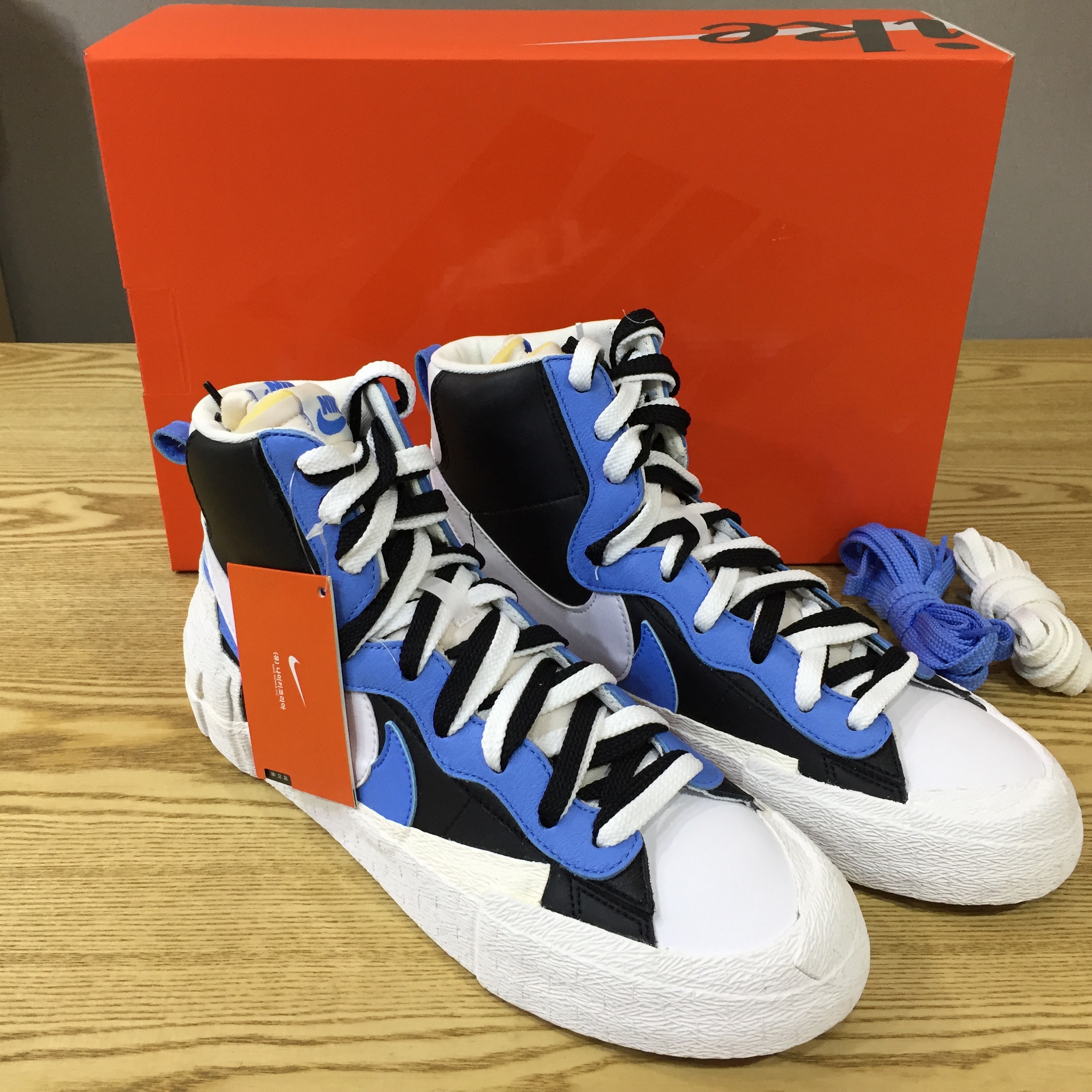 Nike x Sacai Blazer Mid White Black Legend Blue 착용 스타일