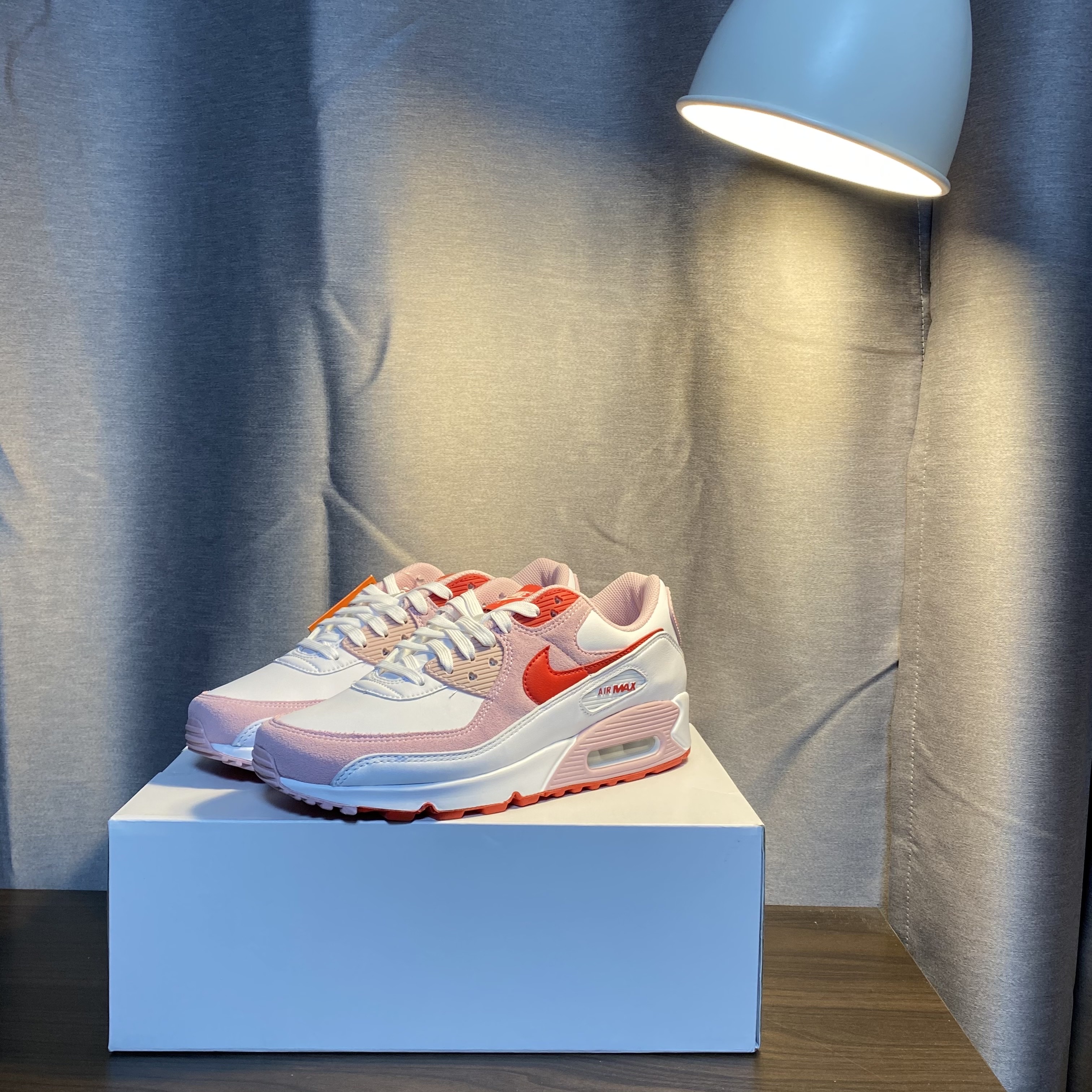 (W) Nike Air Max 90 QS Valentine's Day 착용 스타일 - 3