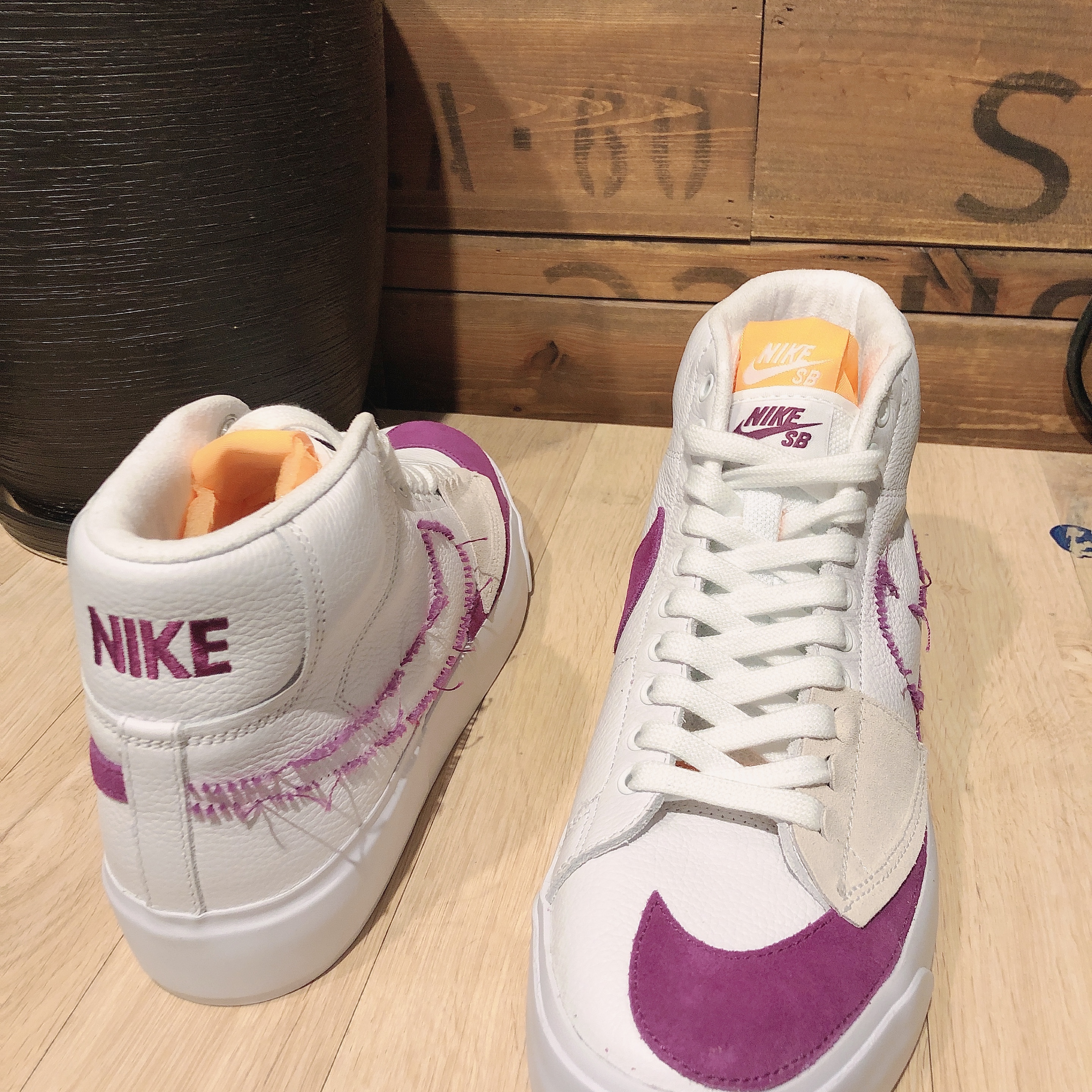 Nike SB Zoom Blazer Mid Edge White Viotech 착용 스타일 - 1