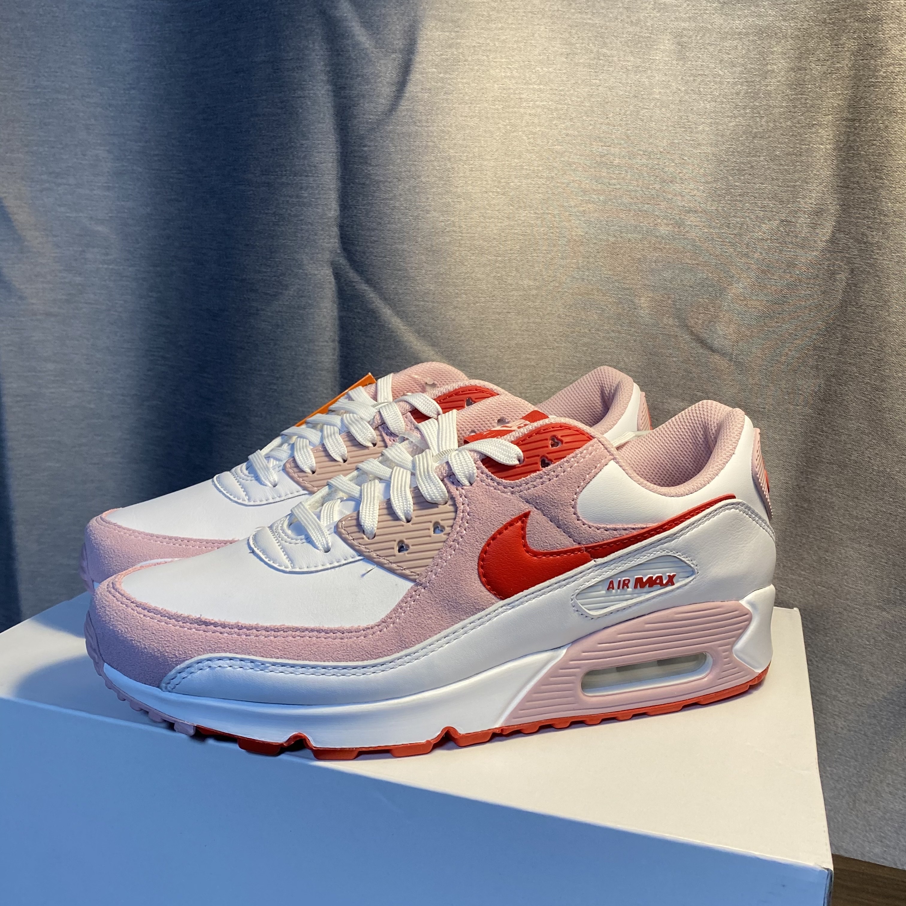 (W) Nike Air Max 90 QS Valentine's Day 착용 스타일 - 2