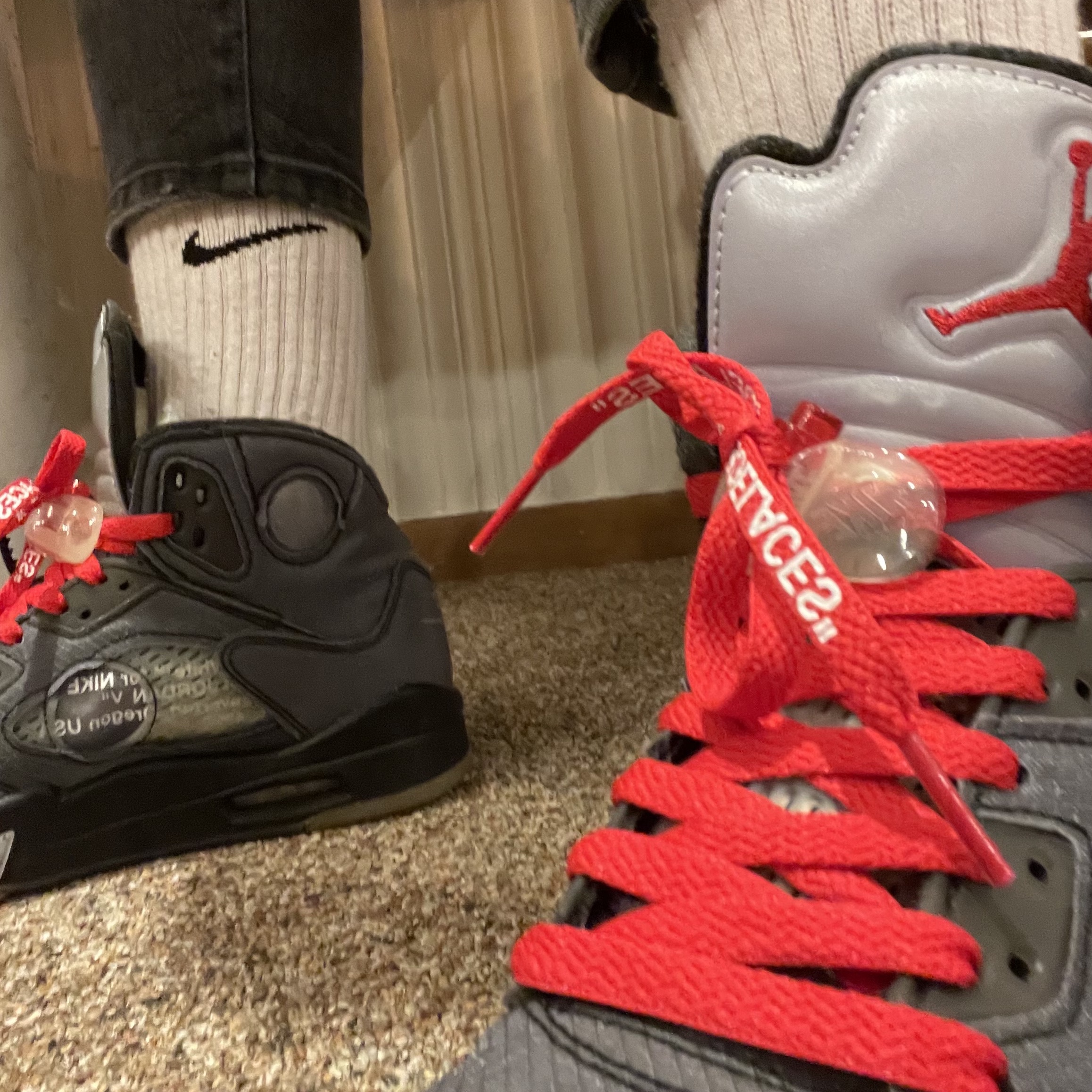 Jordan 5 x Off-White Retro SP Black Muslin 착용 스타일