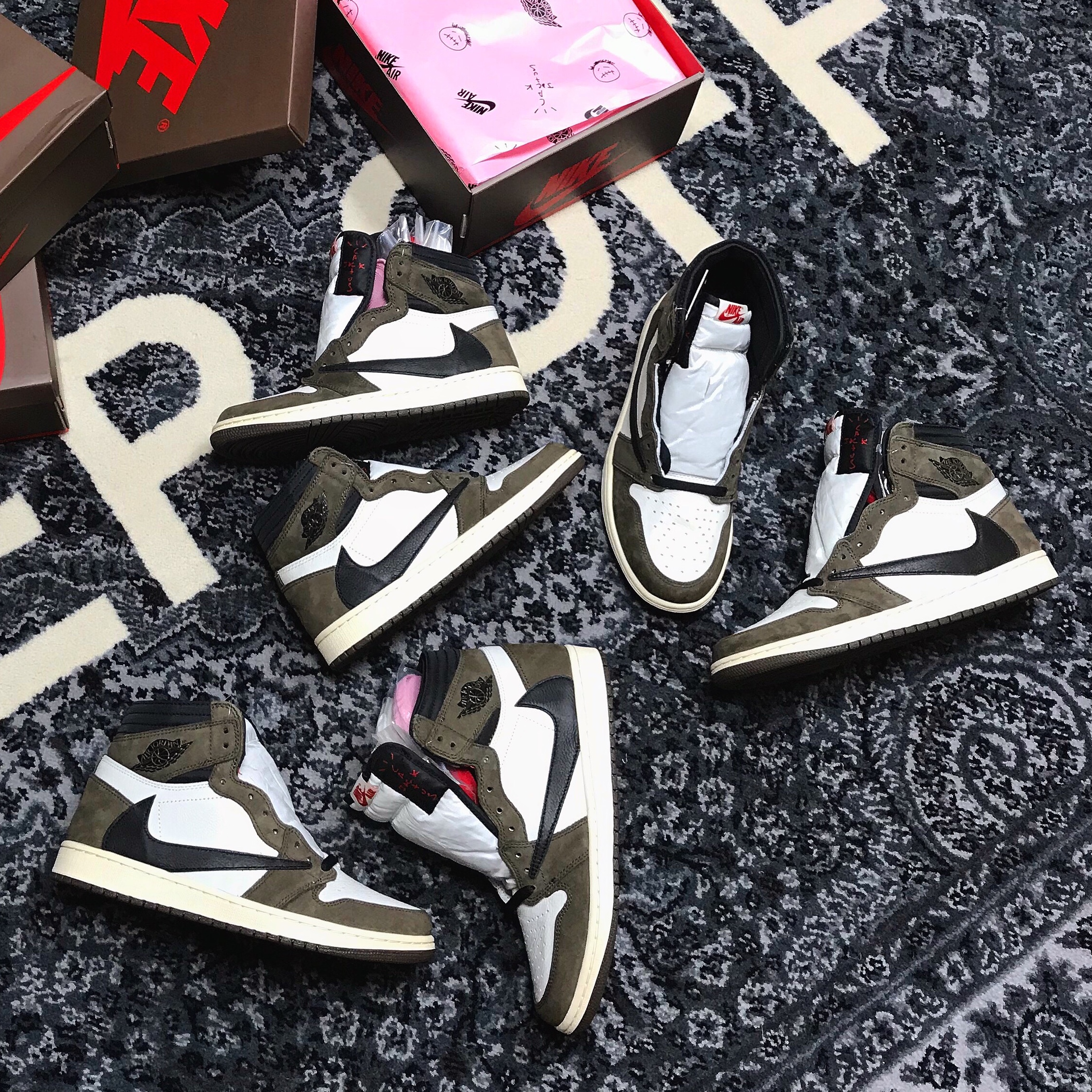 Jordan 1 x Travis Scott Retro High OG SP Mocha 착용 스타일