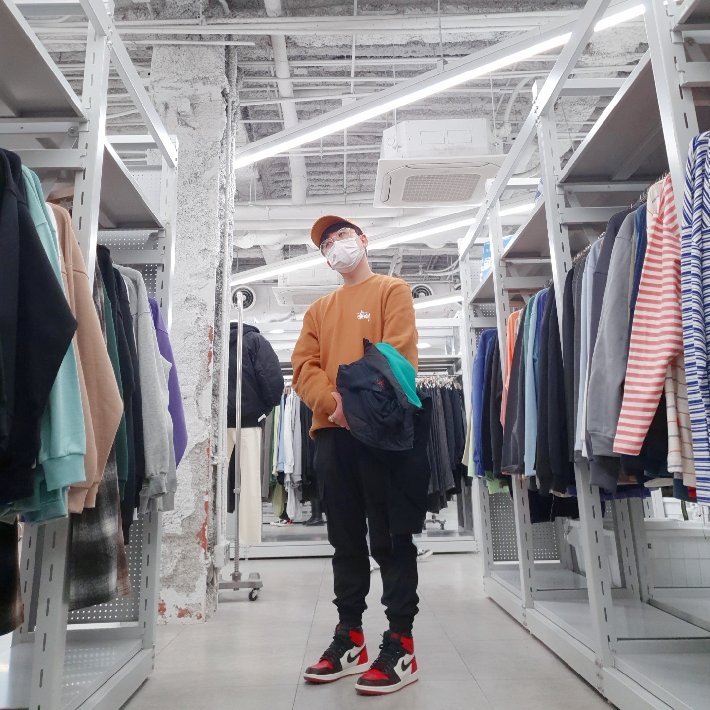 Jordan 1 Retro High OG Bred Toe, Nike SB Heritage 86 Corduroy WSD Cap Chutney 착용 스타일