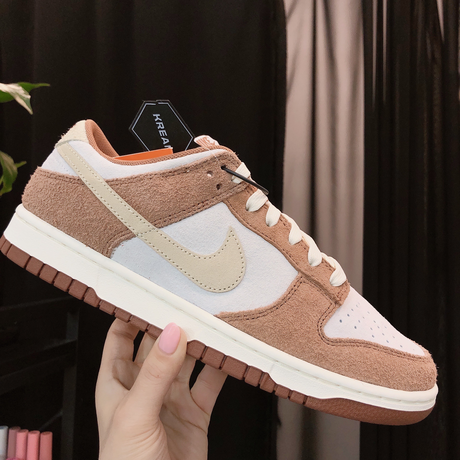 Nike Dunk Low Pro Premium Medium Curry 착용 스타일