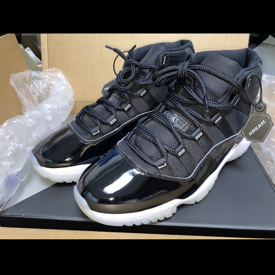 Jordan 11 Retro Jubilee 착용 스타일