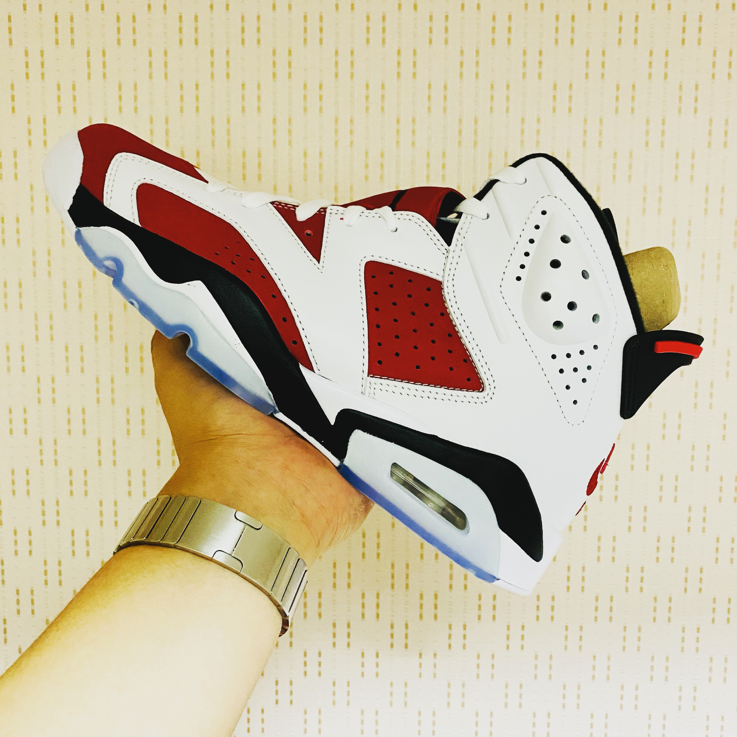 Jordan 6 Retro Carmine 2021 착용 스타일 - 1