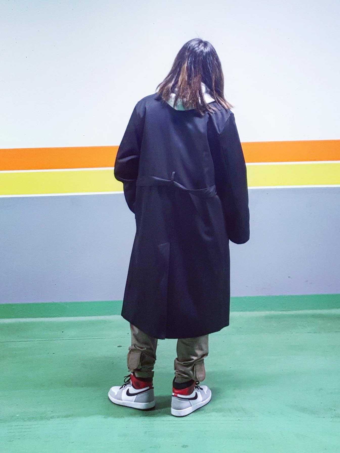 Palace Tri-Crusher Hood Grey - 20FW, Jordan 1 Retro High OG Light Smoke Grey 착용 스타일 - 3