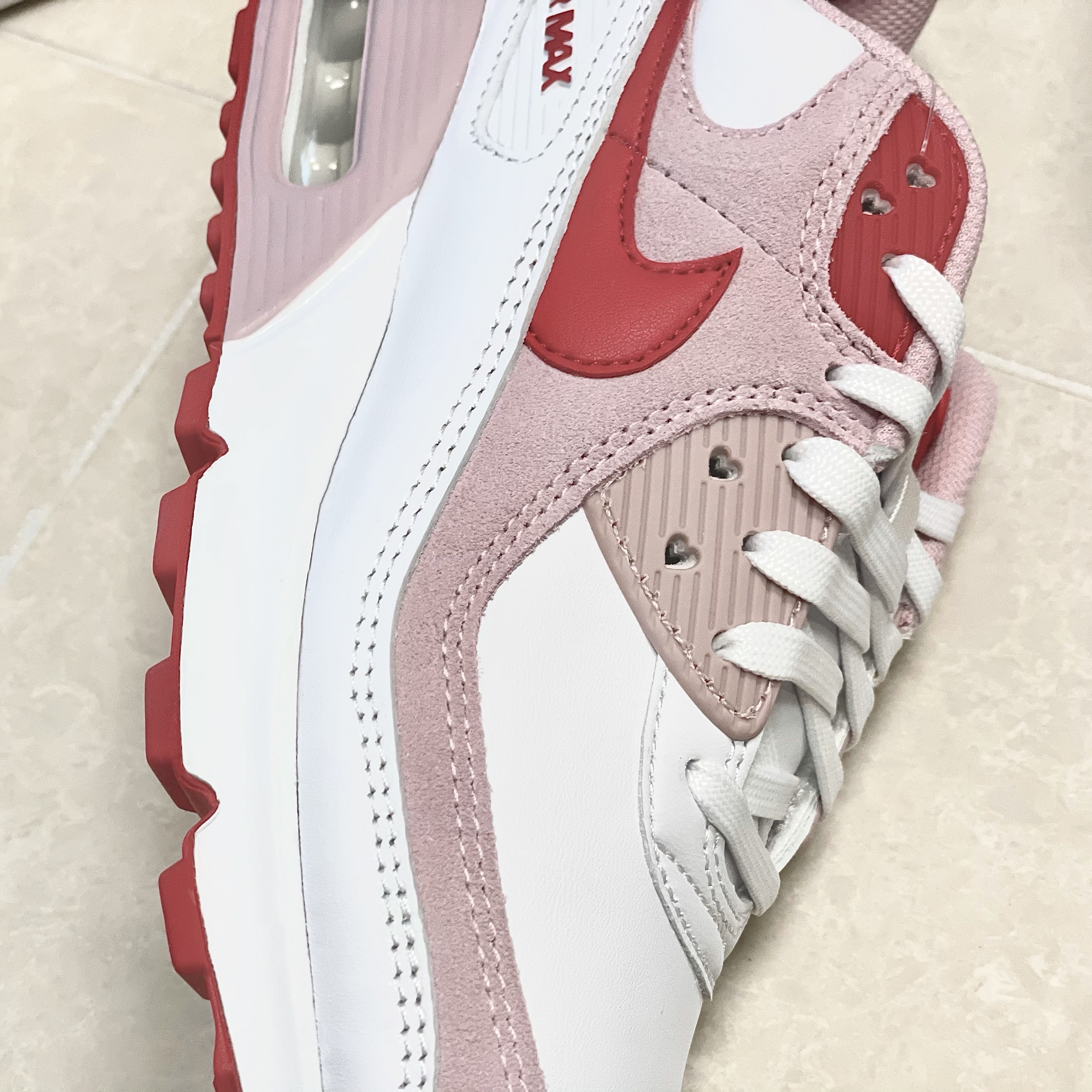 (W) Nike Air Max 90 QS Valentine's Day 착용 스타일 - 2