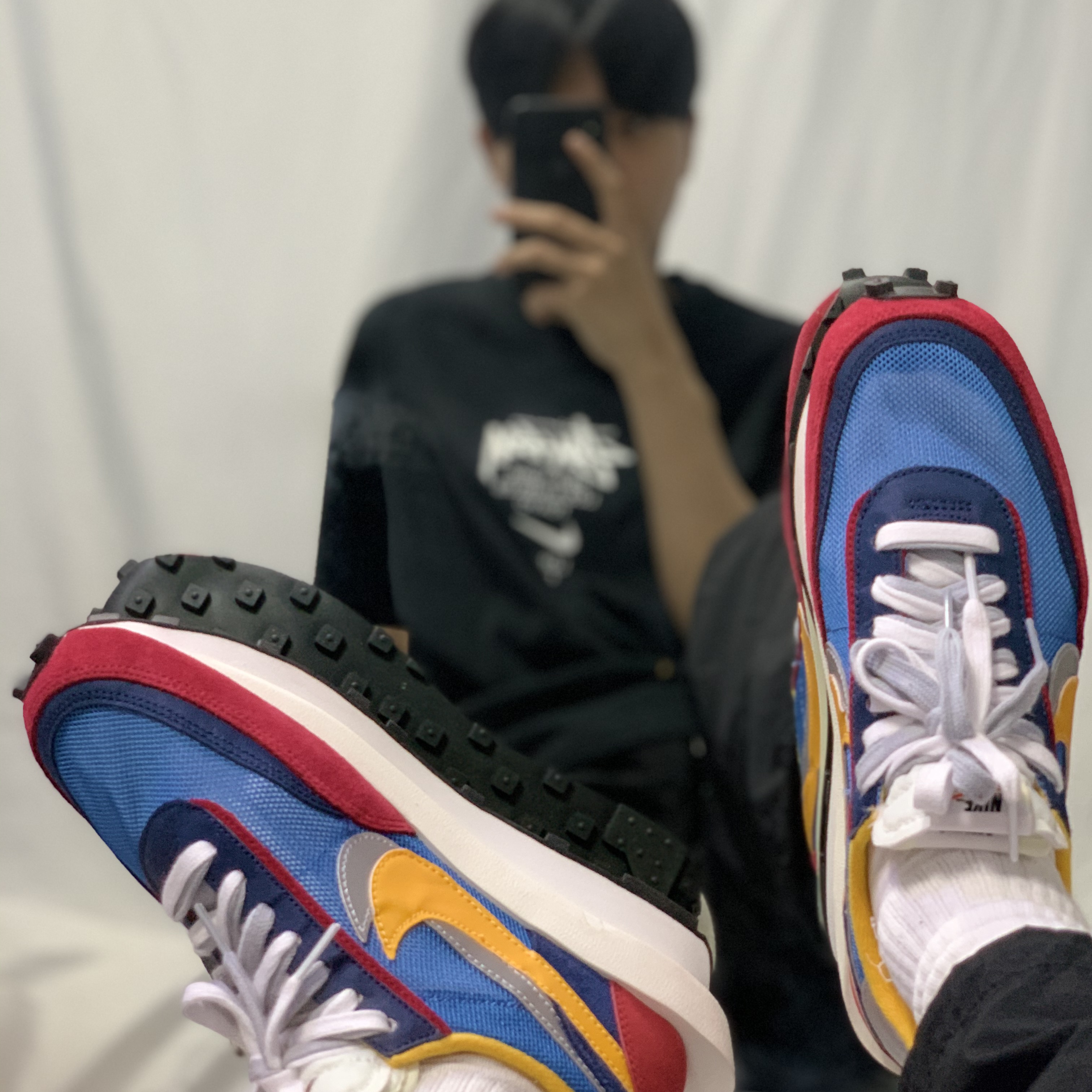 Nike x Sacai LDWaffle Blue Multi, Nike x Stussy WT T-Shirt Black - Asia 착용 스타일