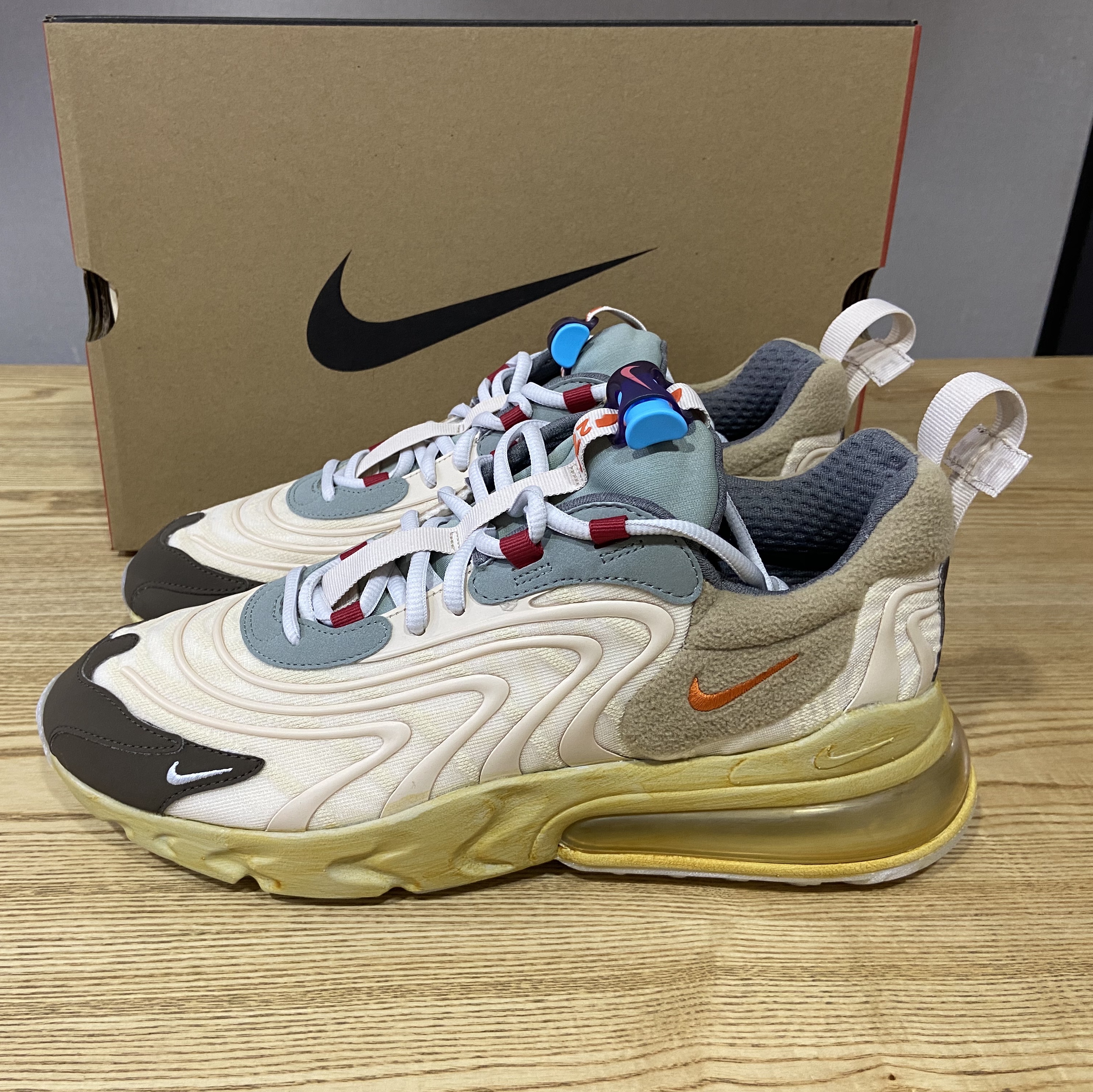 Nike x Travis Scott Air Max 270 React Cactus Trails 착용 스타일