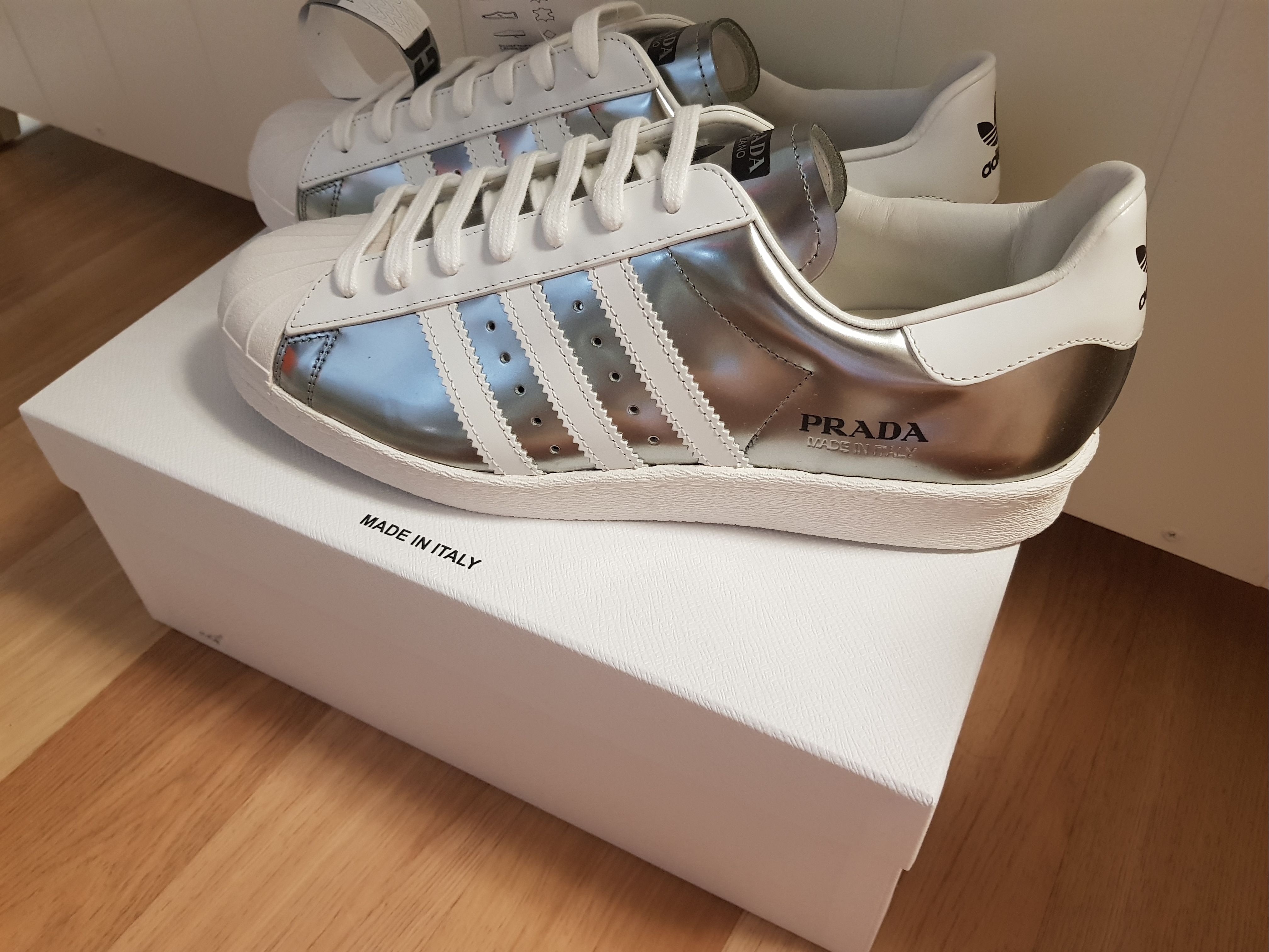 Adidas x Prada Superstar Metallic Silver 착용 스타일 - 3