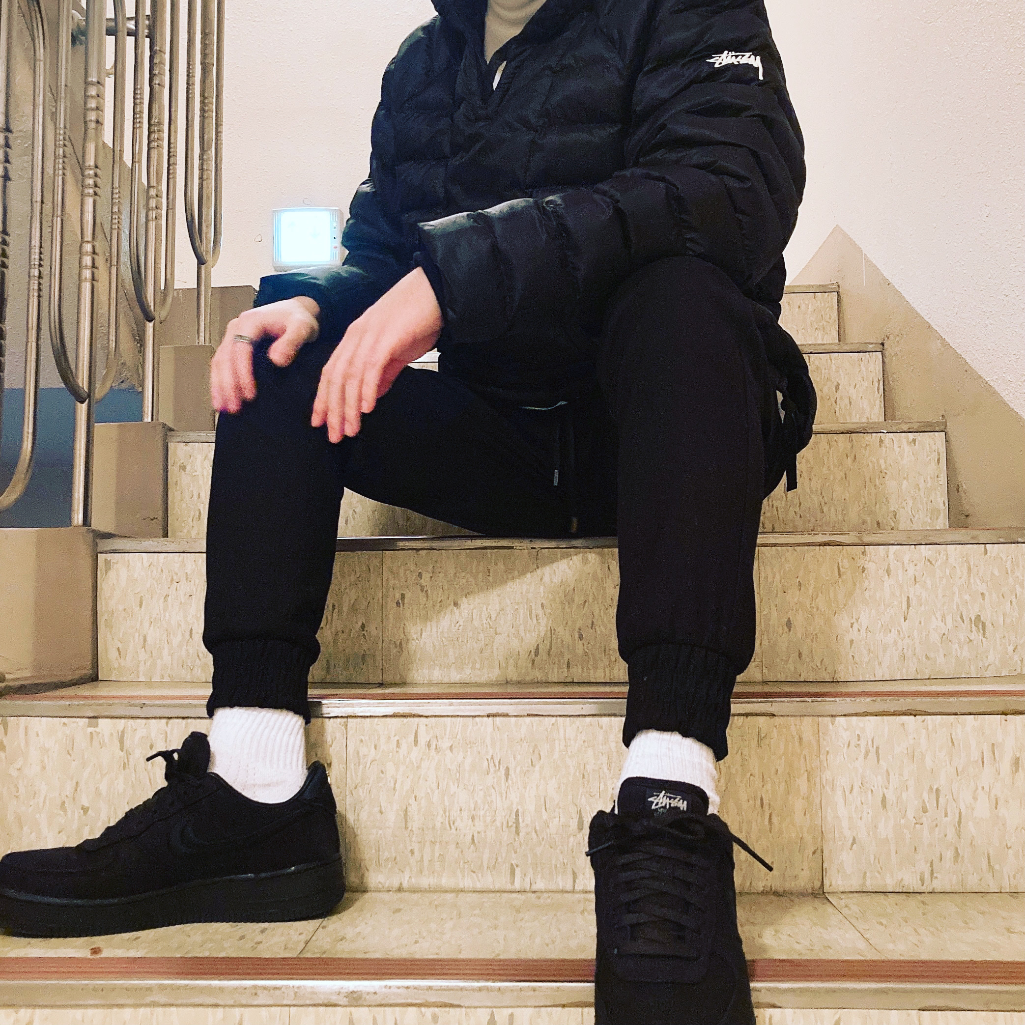 Nike x Stussy Air Force 1 Low Triple Black, Nike x Stussy Insultd Jacket Black - Asia 착용 스타일