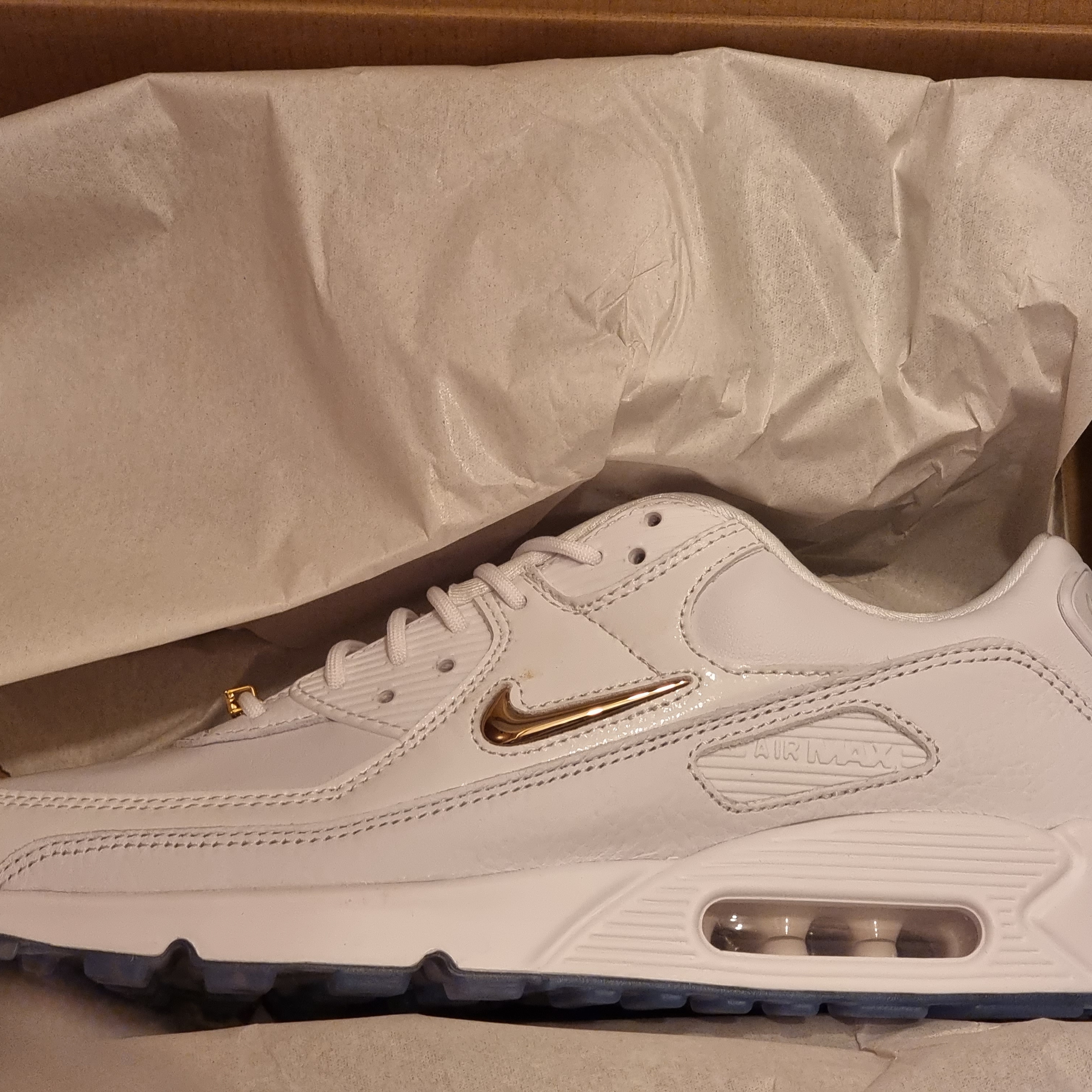 Nike Air Max 90 Pirate Radio White Gold 착용 스타일 - 5
