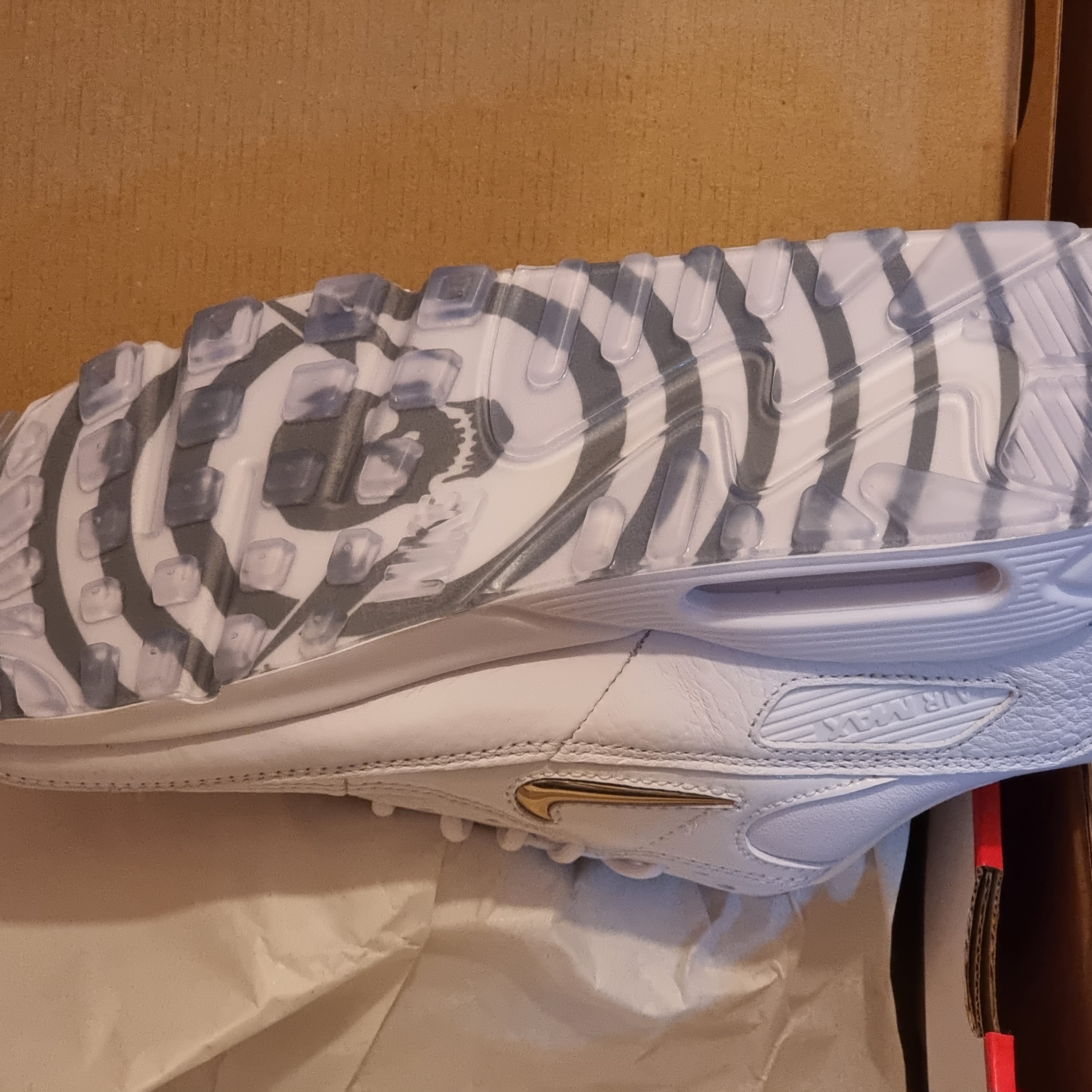 Nike Air Max 90 Pirate Radio White Gold 착용 스타일 - 2
