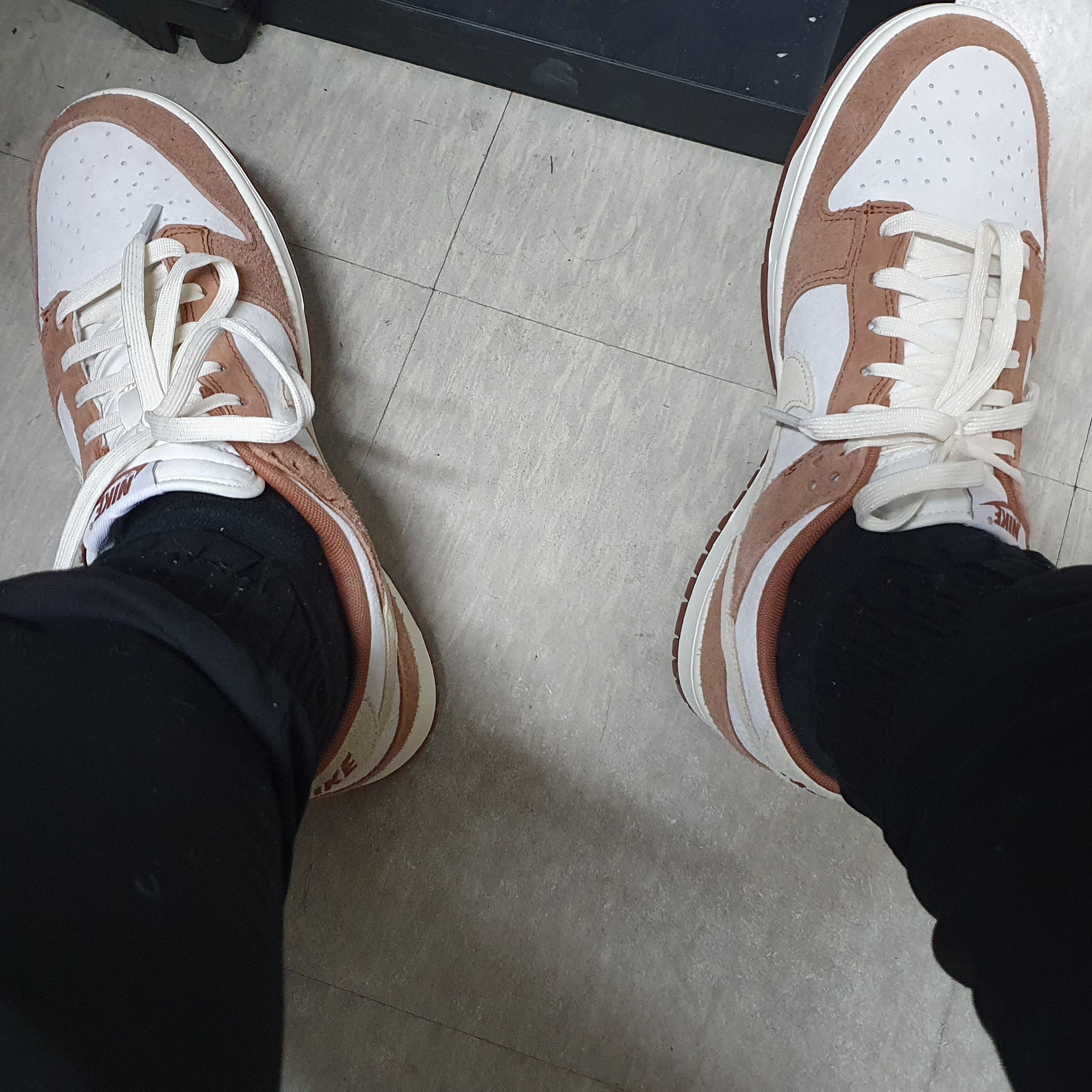 Nike Dunk Low Pro Premium Medium Curry 착용 스타일 - 4