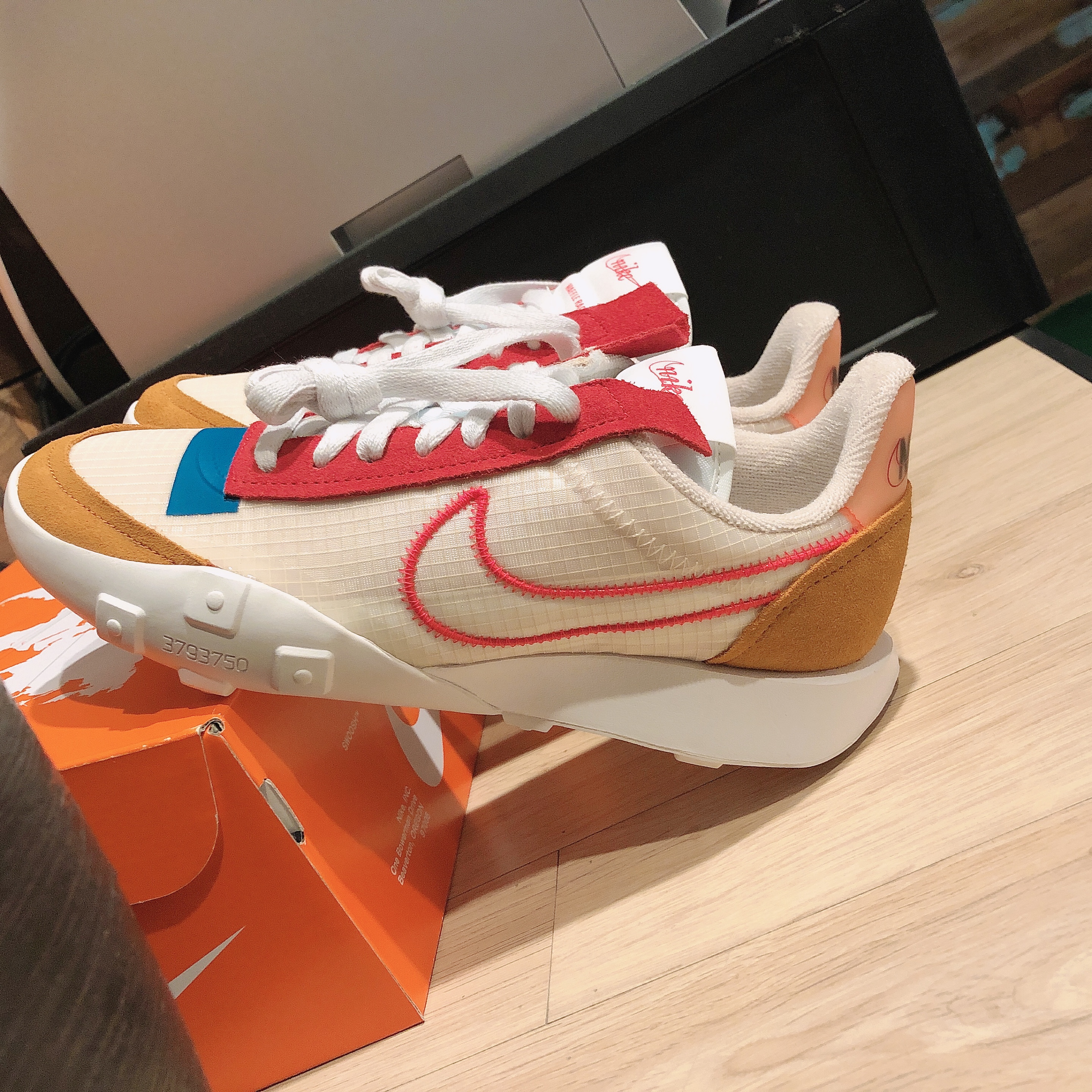 (W) Nike Waffle Racer 2X Pearl White 착용 스타일 - 1