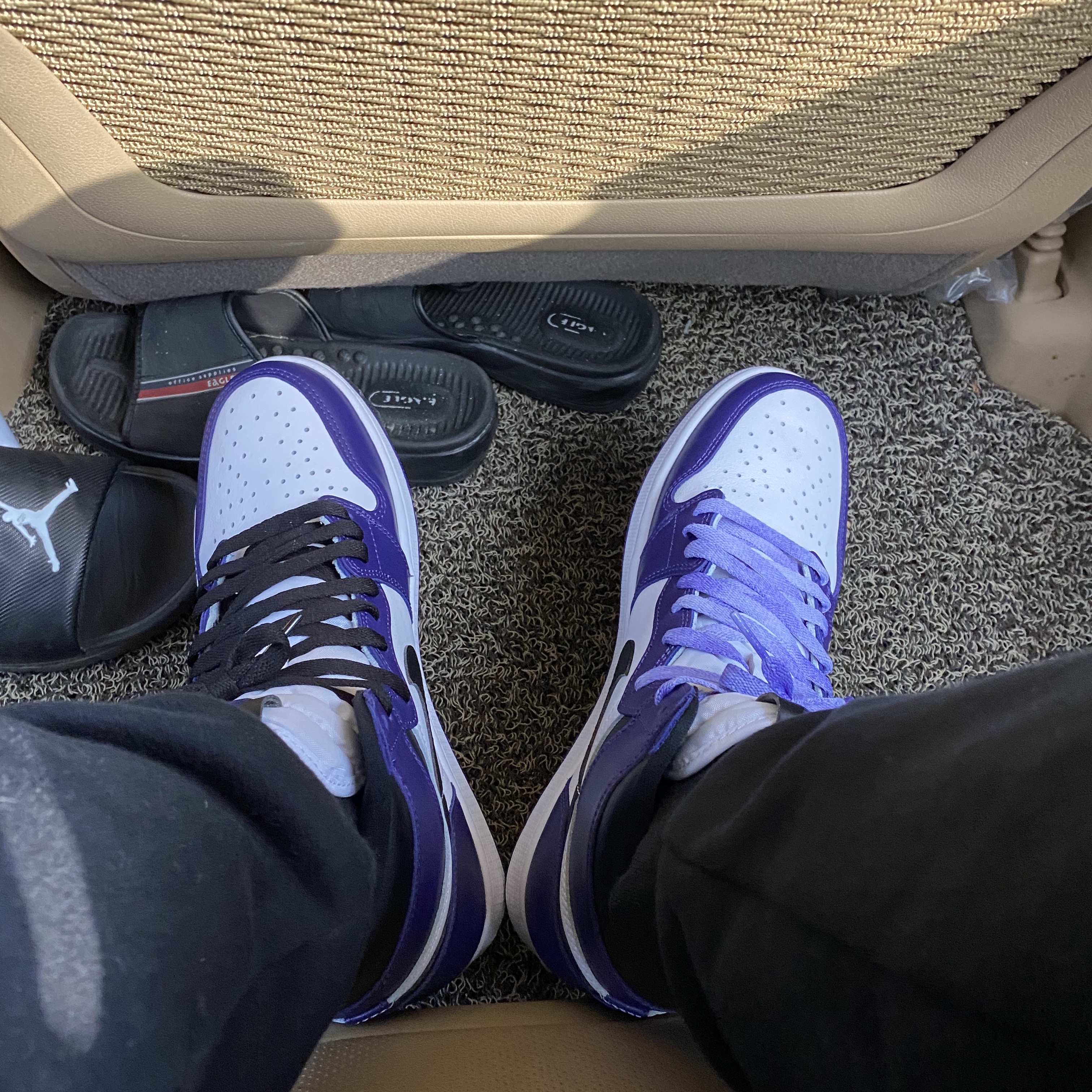 Jordan 1 Retro High OG Court Purple 2020 착용 스타일 - 2