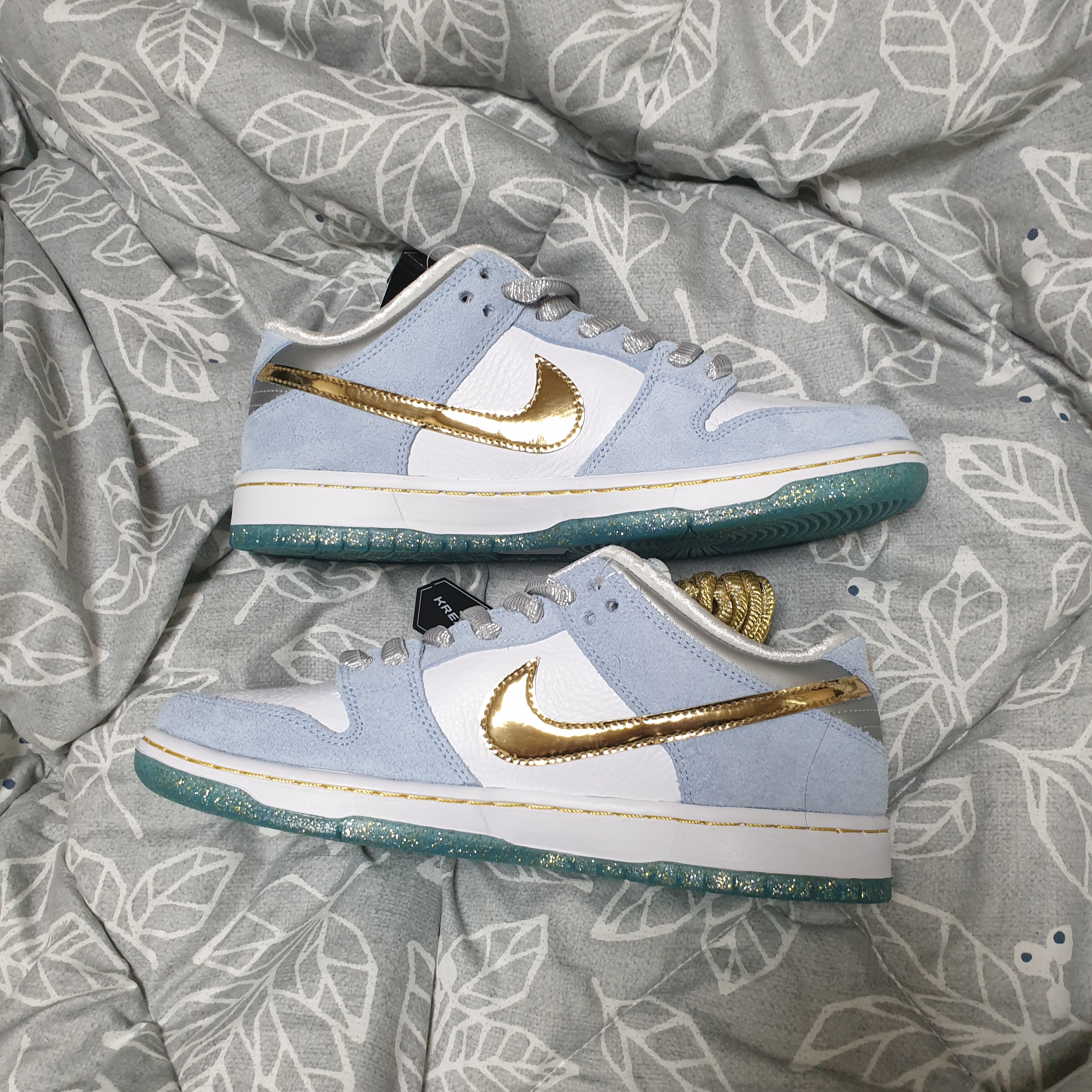 Nike x Sean Cliver SB Dunk Low Holiday Special 착용 스타일