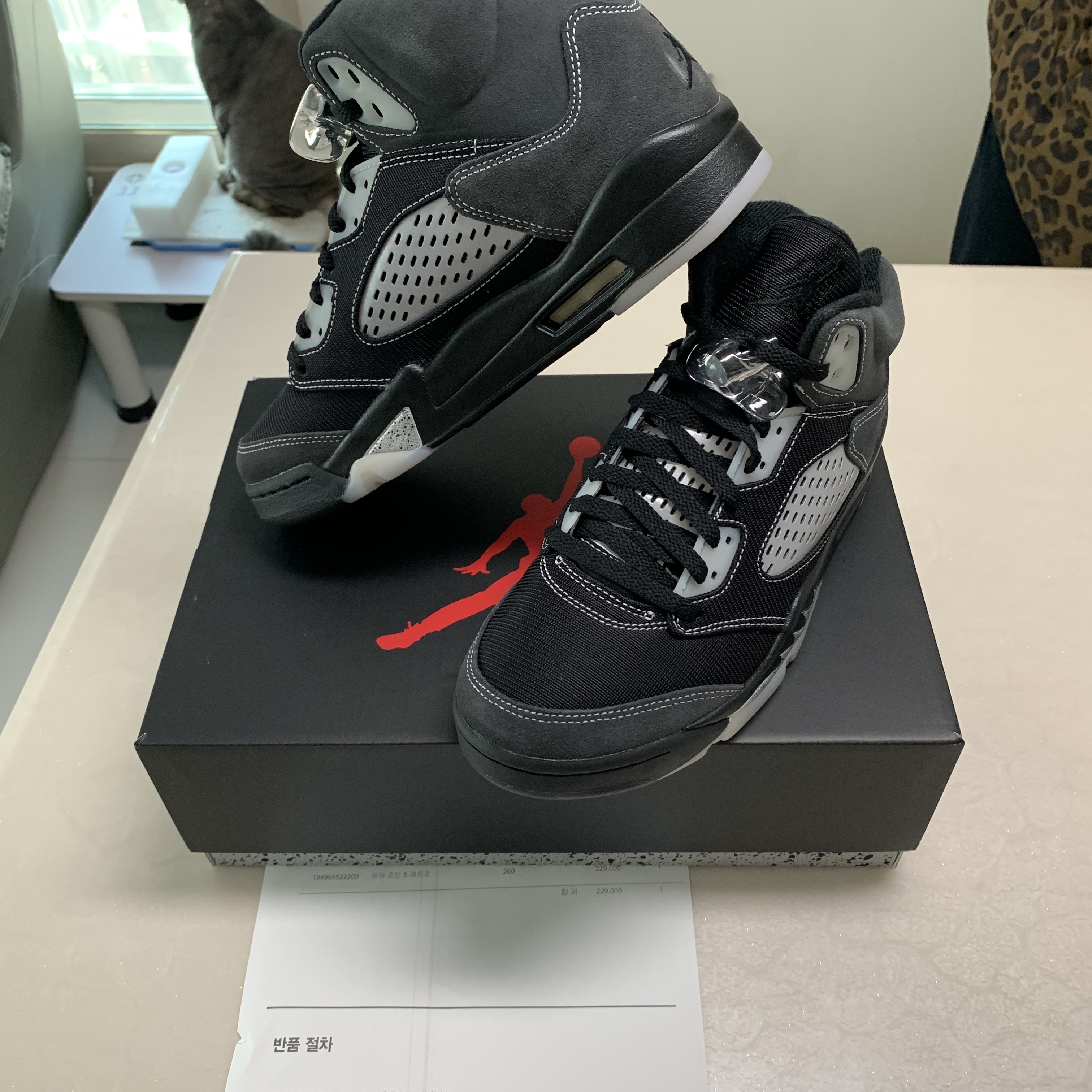 Jordan 5 Retro Anthracite 착용 스타일 - 3