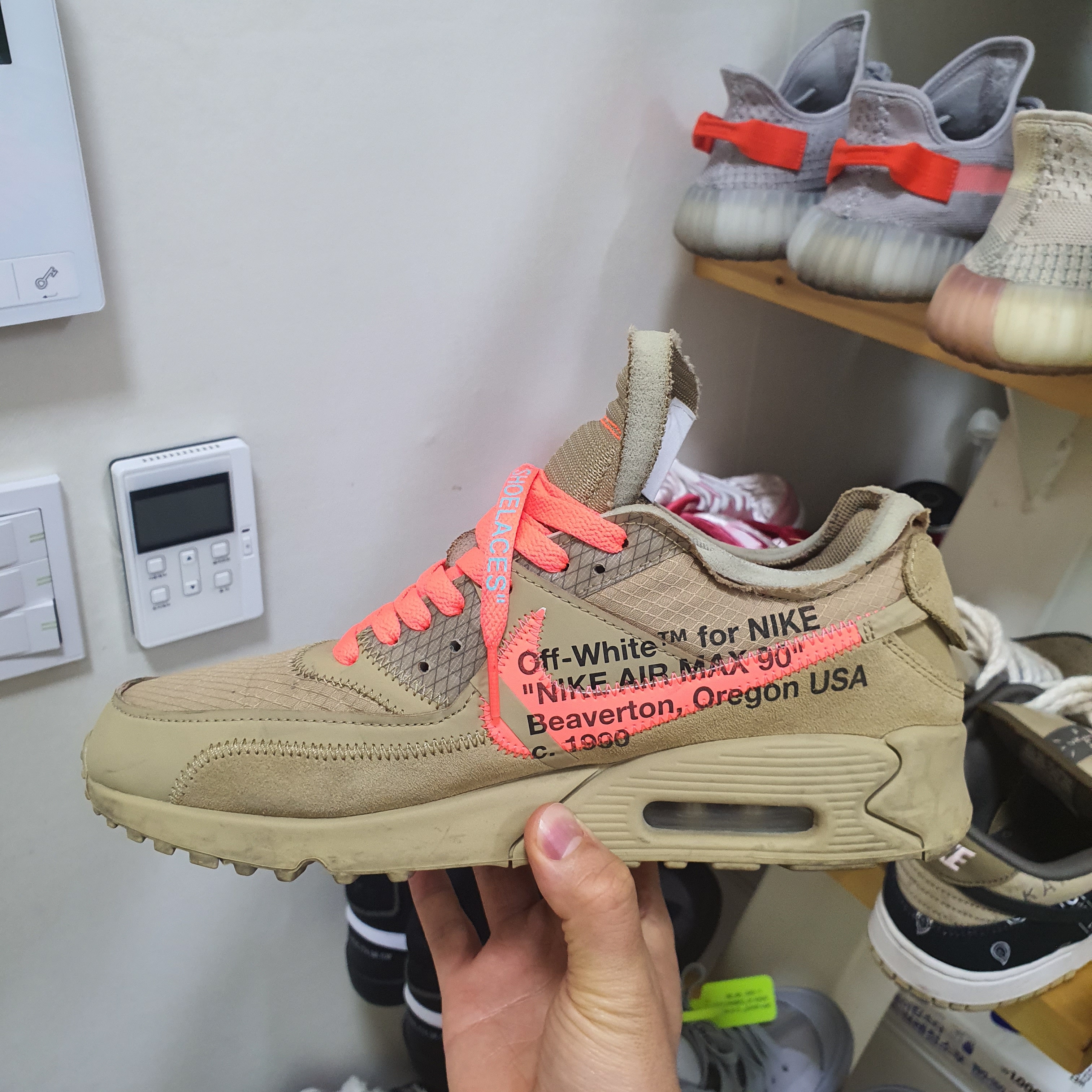 Nike x Off-White Air Max 90 V2 Desert Ore 착용 스타일