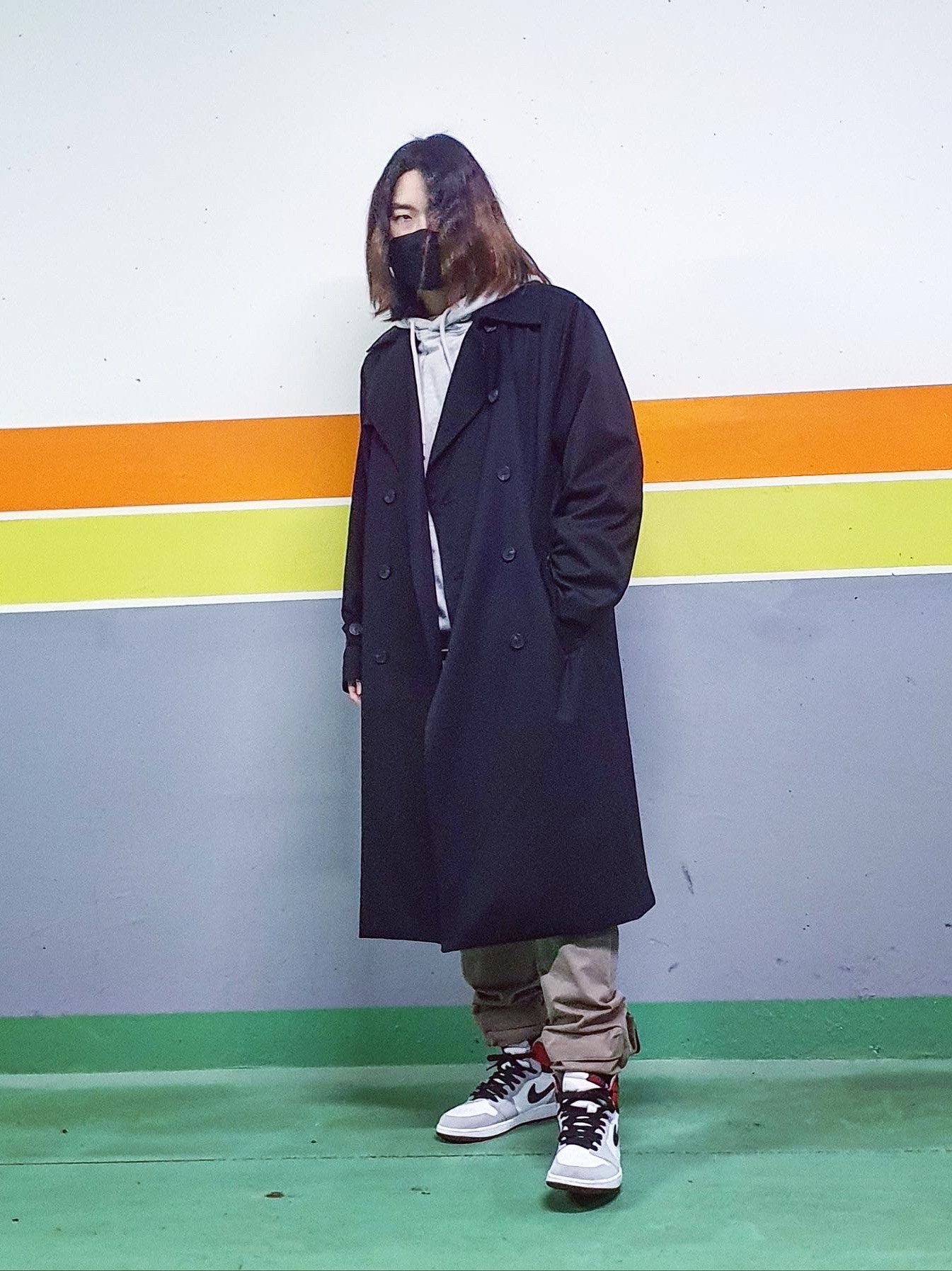 Palace Tri-Crusher Hood Grey - 20FW, Jordan 1 Retro High OG Light Smoke Grey 착용 스타일 - 2