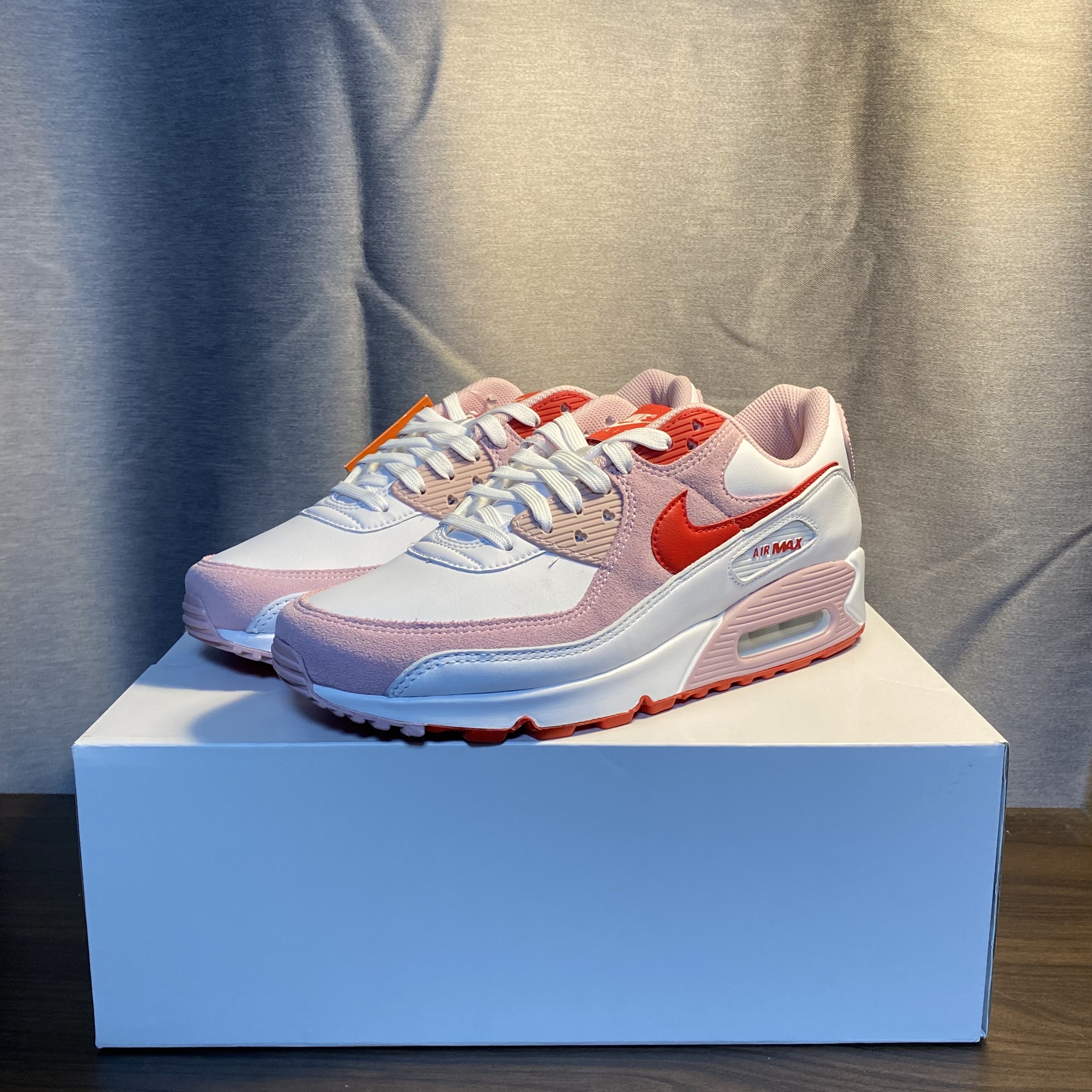 (W) Nike Air Max 90 QS Valentine's Day 착용 스타일 - 1