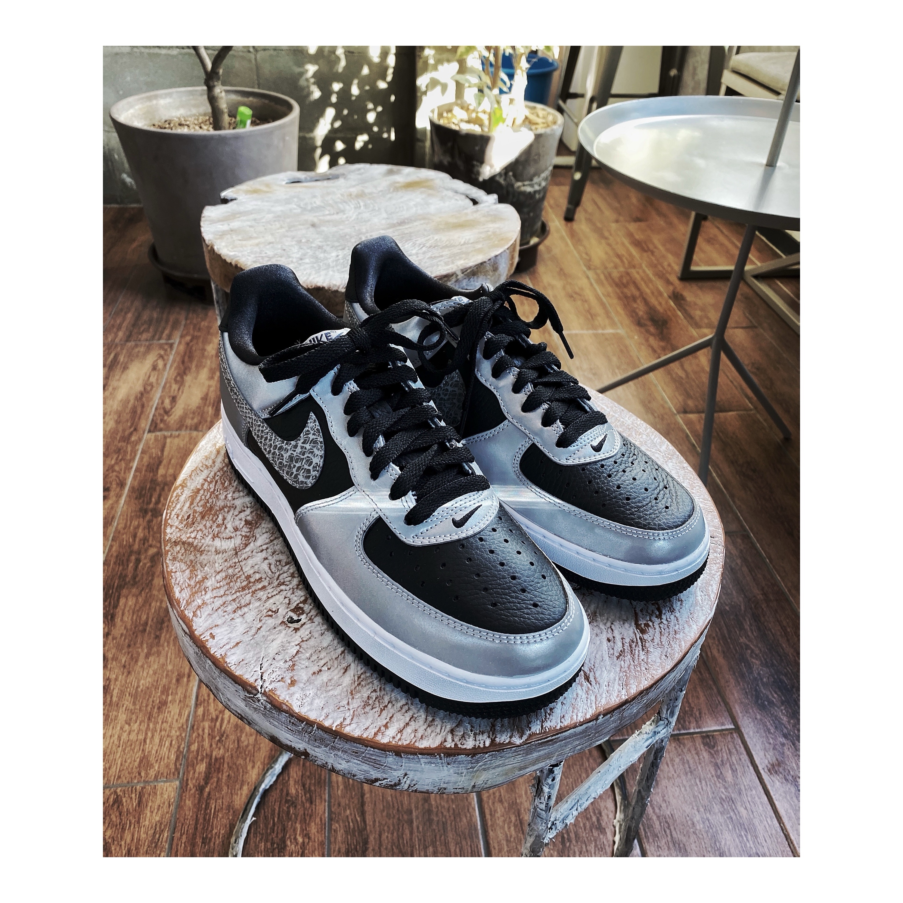 Nike Air Force 1 B Silver Snake 착용 스타일 - 1