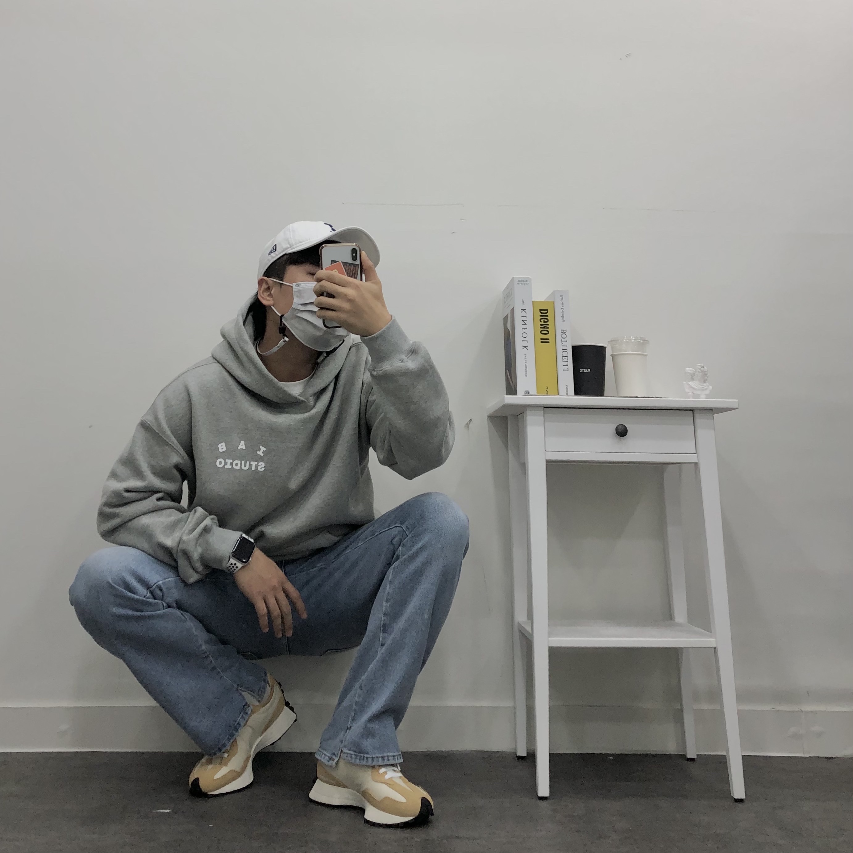 IAB Studio Hoodie Gray - 21SS, New Balance 327 Moonbeam Ghost Pepper 착용 스타일 - 2