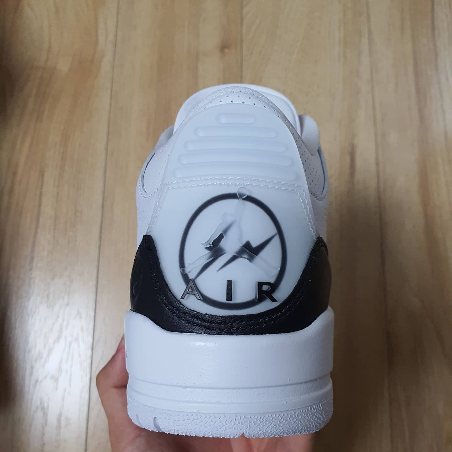 Jordan 3 x Fragment Retro SP White Black 착용 스타일 - 2