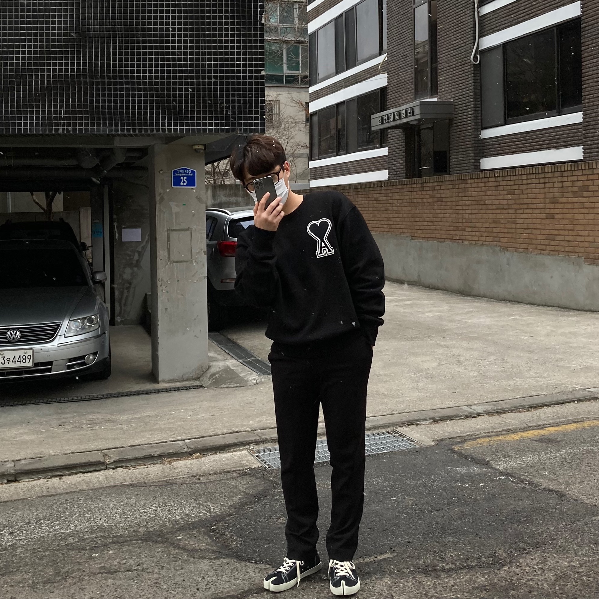Maison Margiela Tabi High Black 착용 스타일