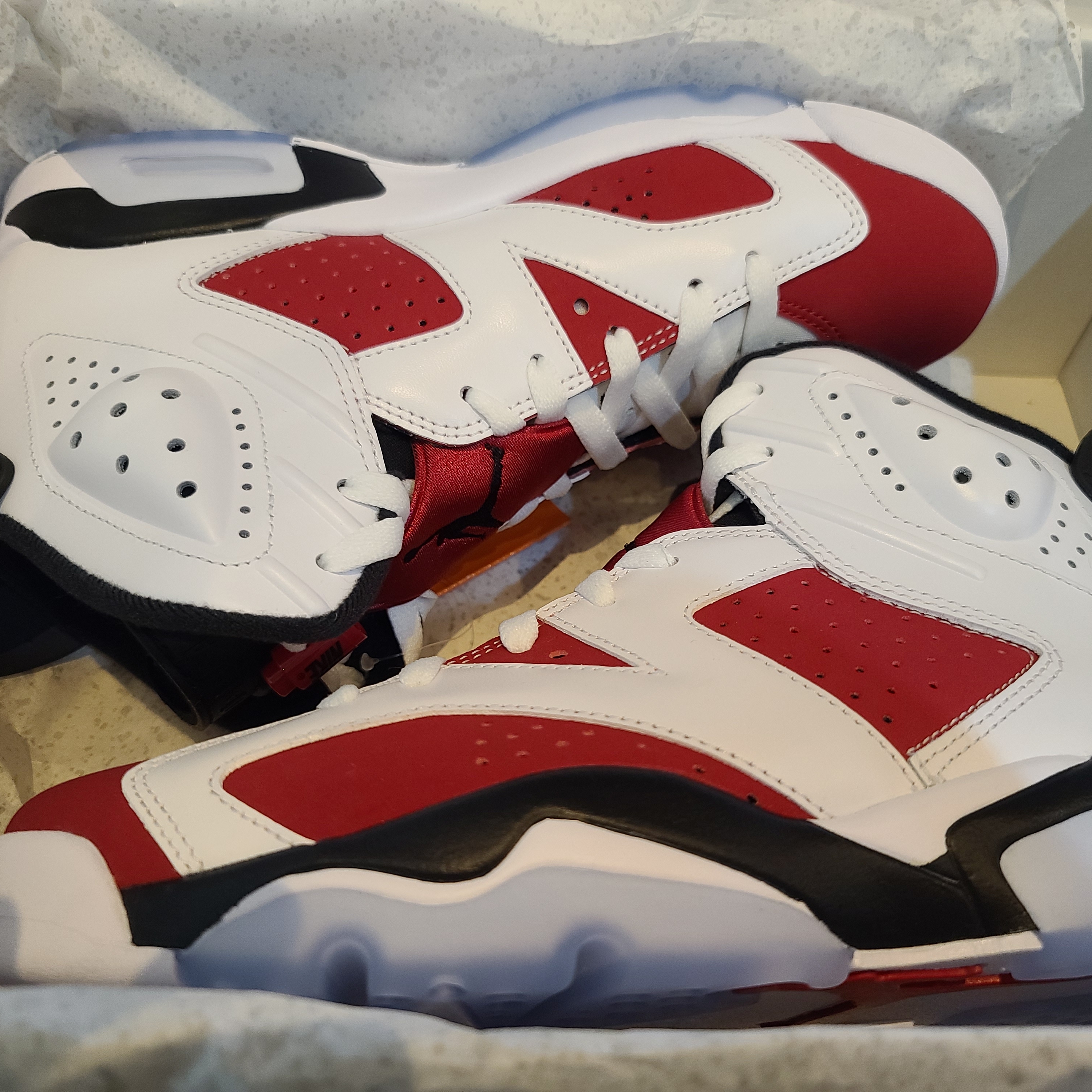 Jordan 6 Retro Carmine 2021 착용 스타일 - 1