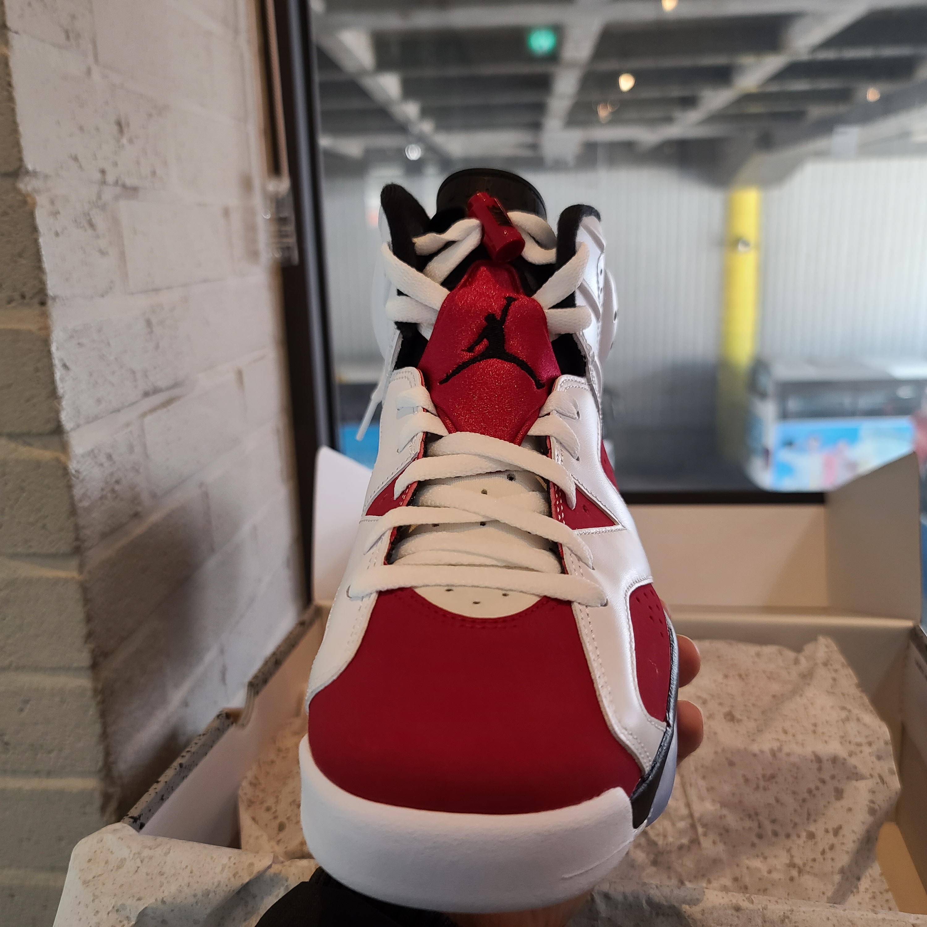 Jordan 6 Retro Carmine 2021 착용 스타일 - 5