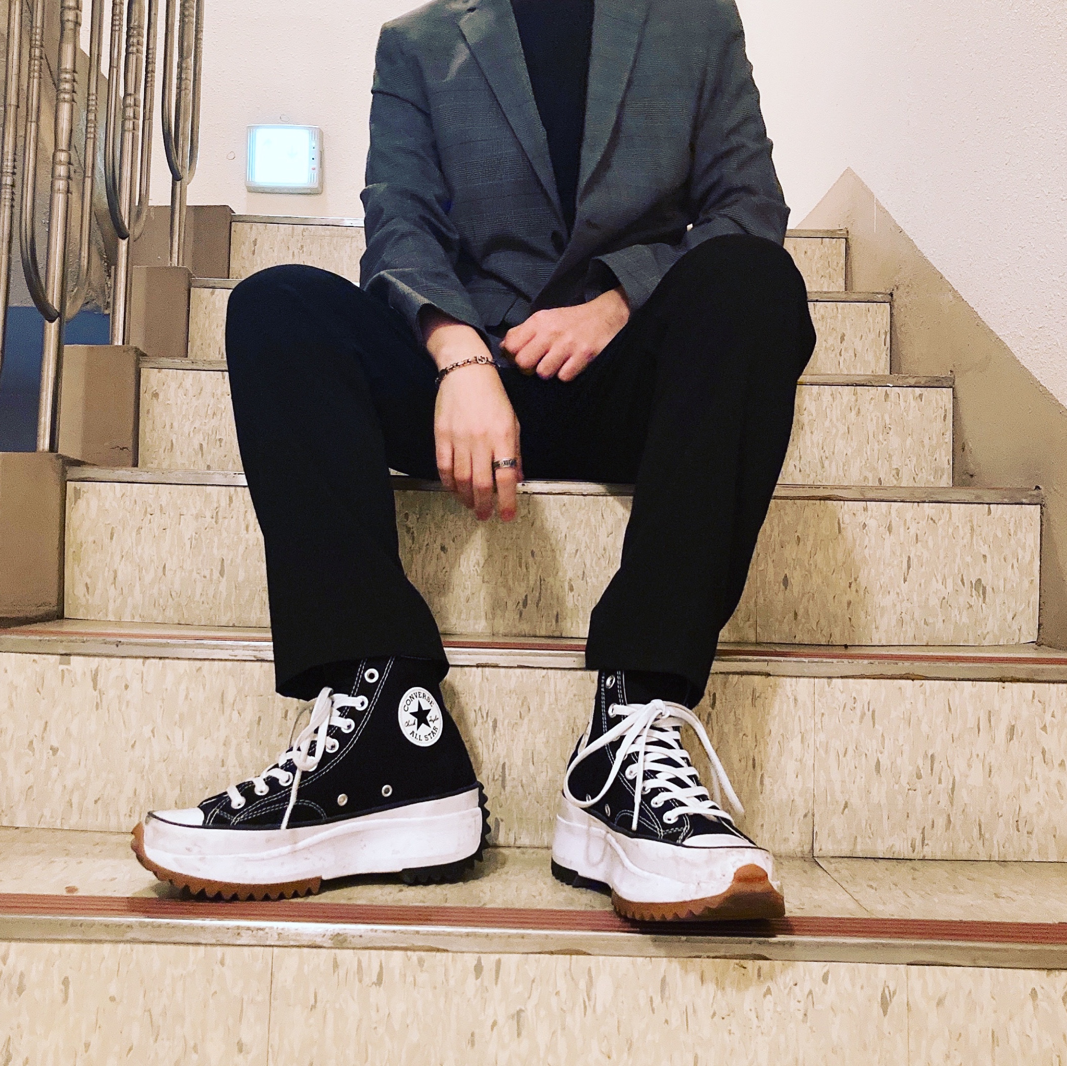 Converse Run Star Hike Hi Black White Gum 착용 스타일