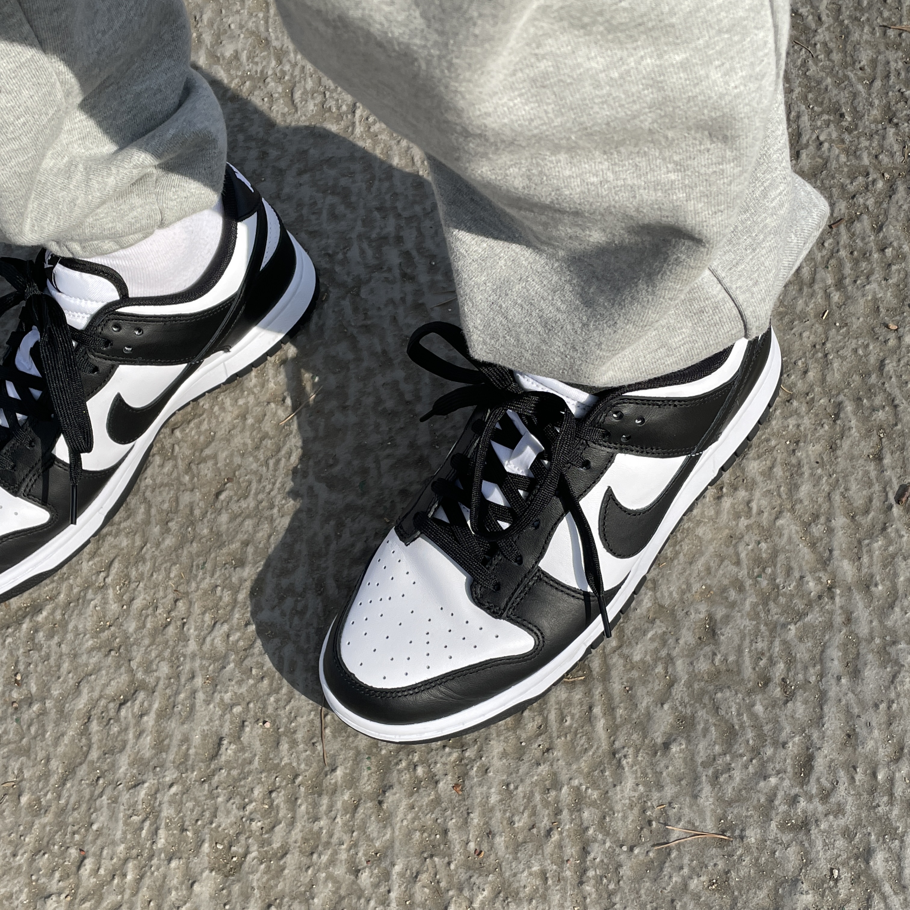 Nike Dunk Low Retro Black 착용 스타일 - 2